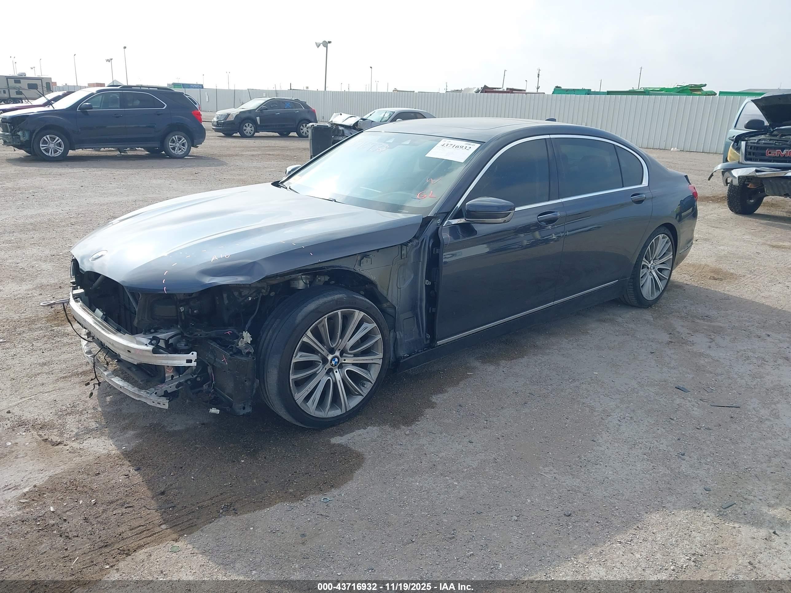 BMW 750I image 2