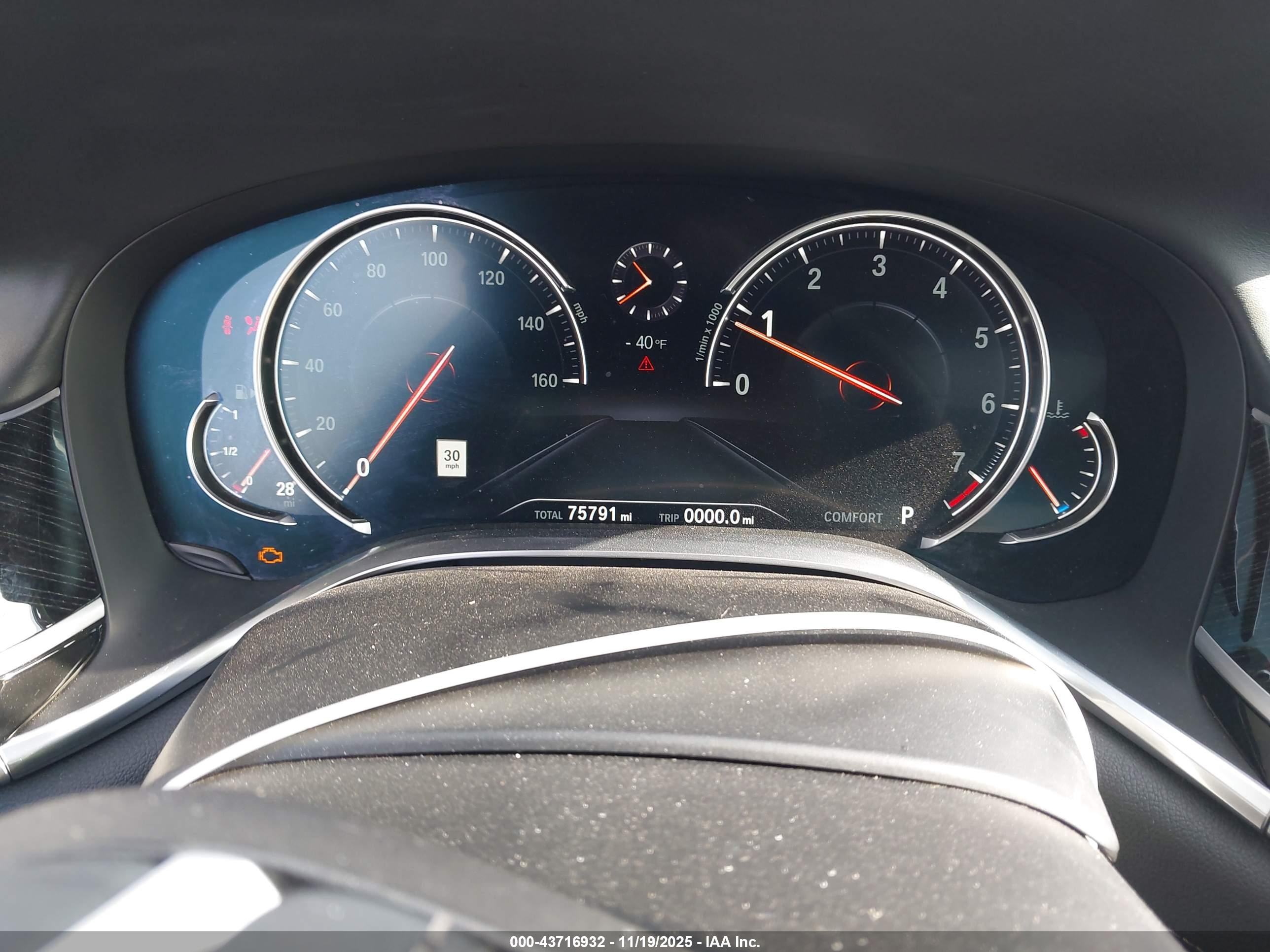 BMW 750I image 7