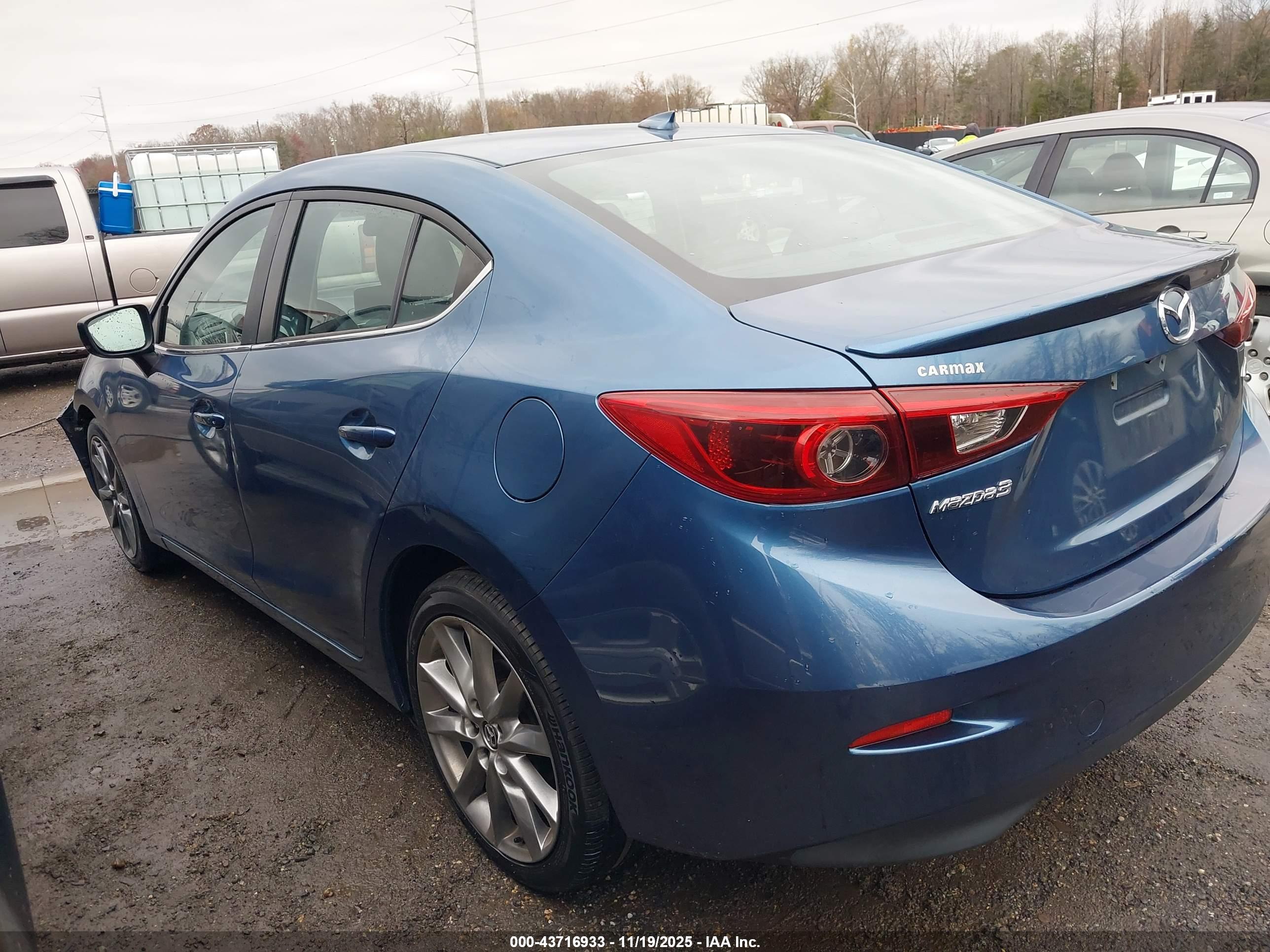 MAZDA MAZDA3 image 3