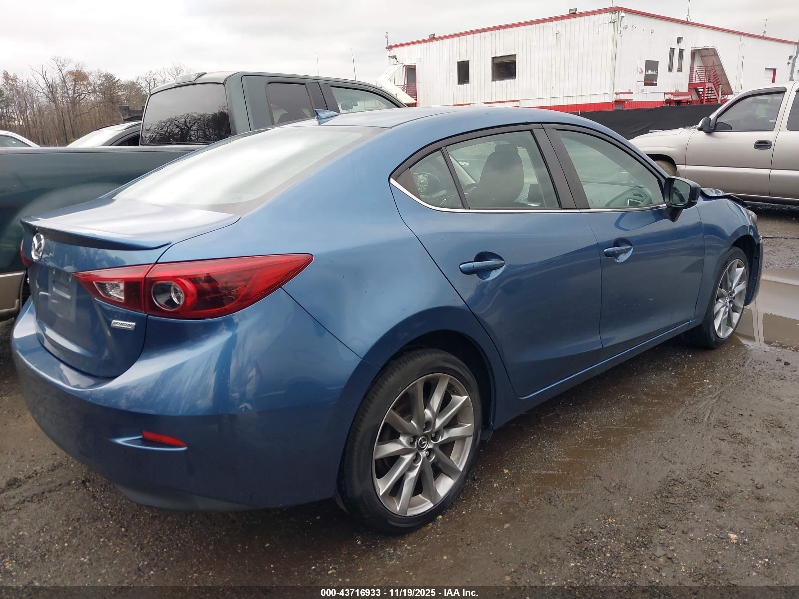 MAZDA MAZDA3 image 4