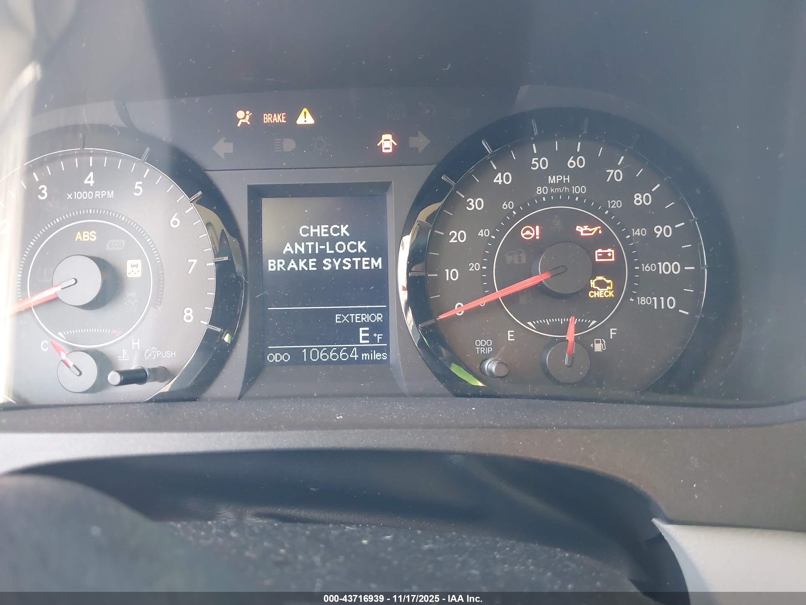 TOYOTA SIENNA image 7