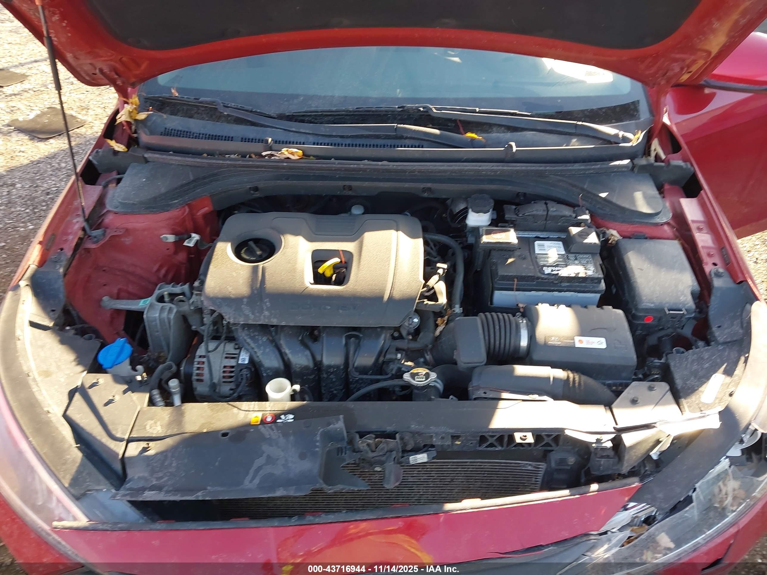 HYUNDAI ELANTRA image 10