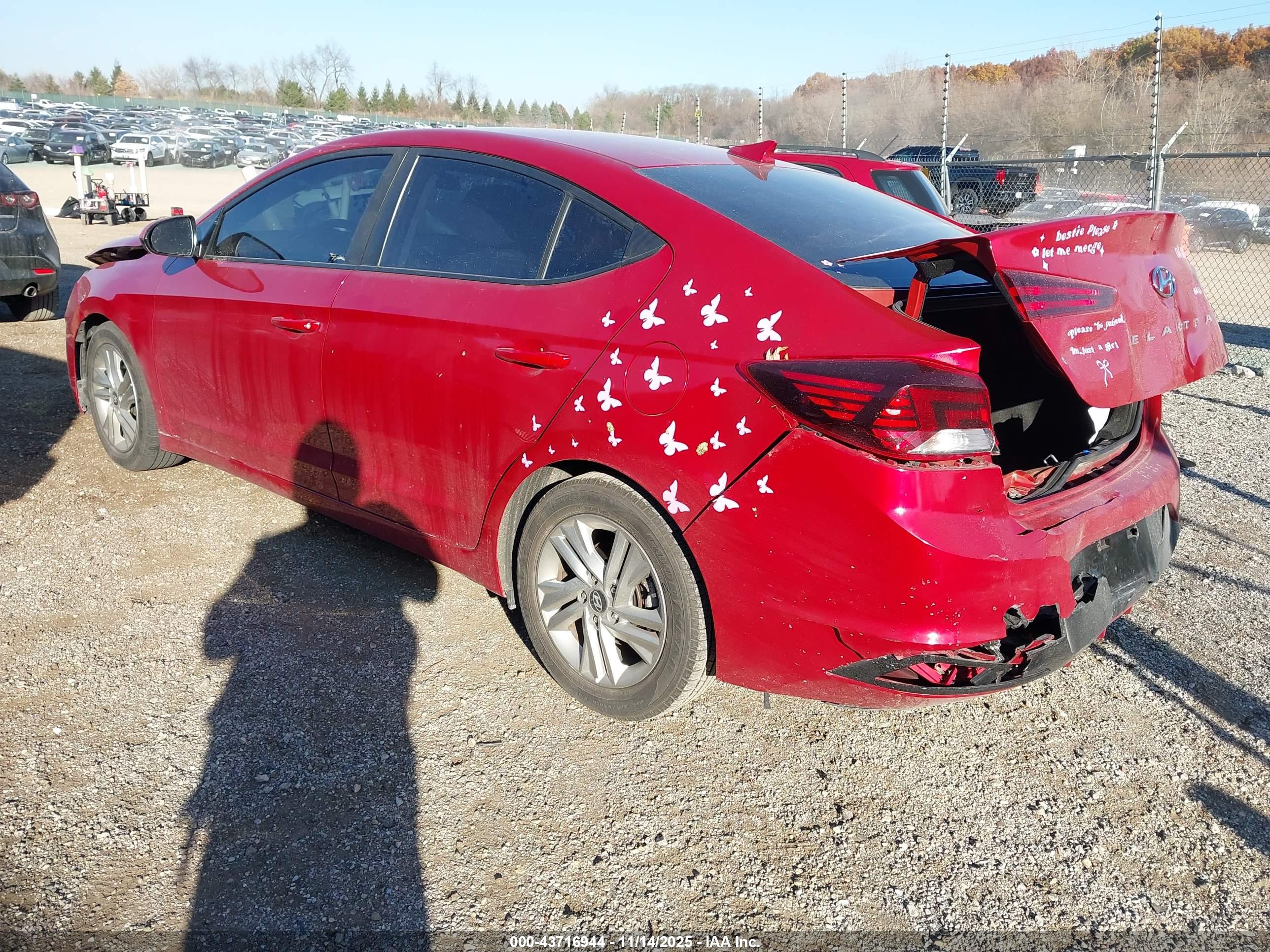 HYUNDAI ELANTRA image 3