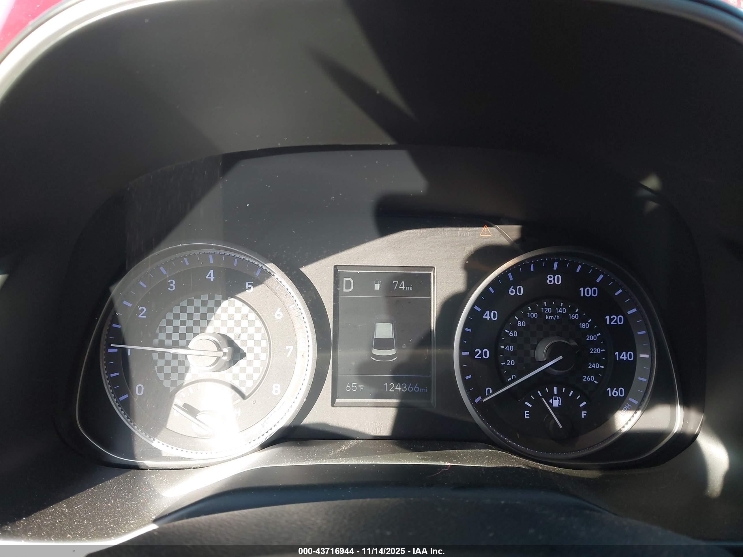 HYUNDAI ELANTRA image 7