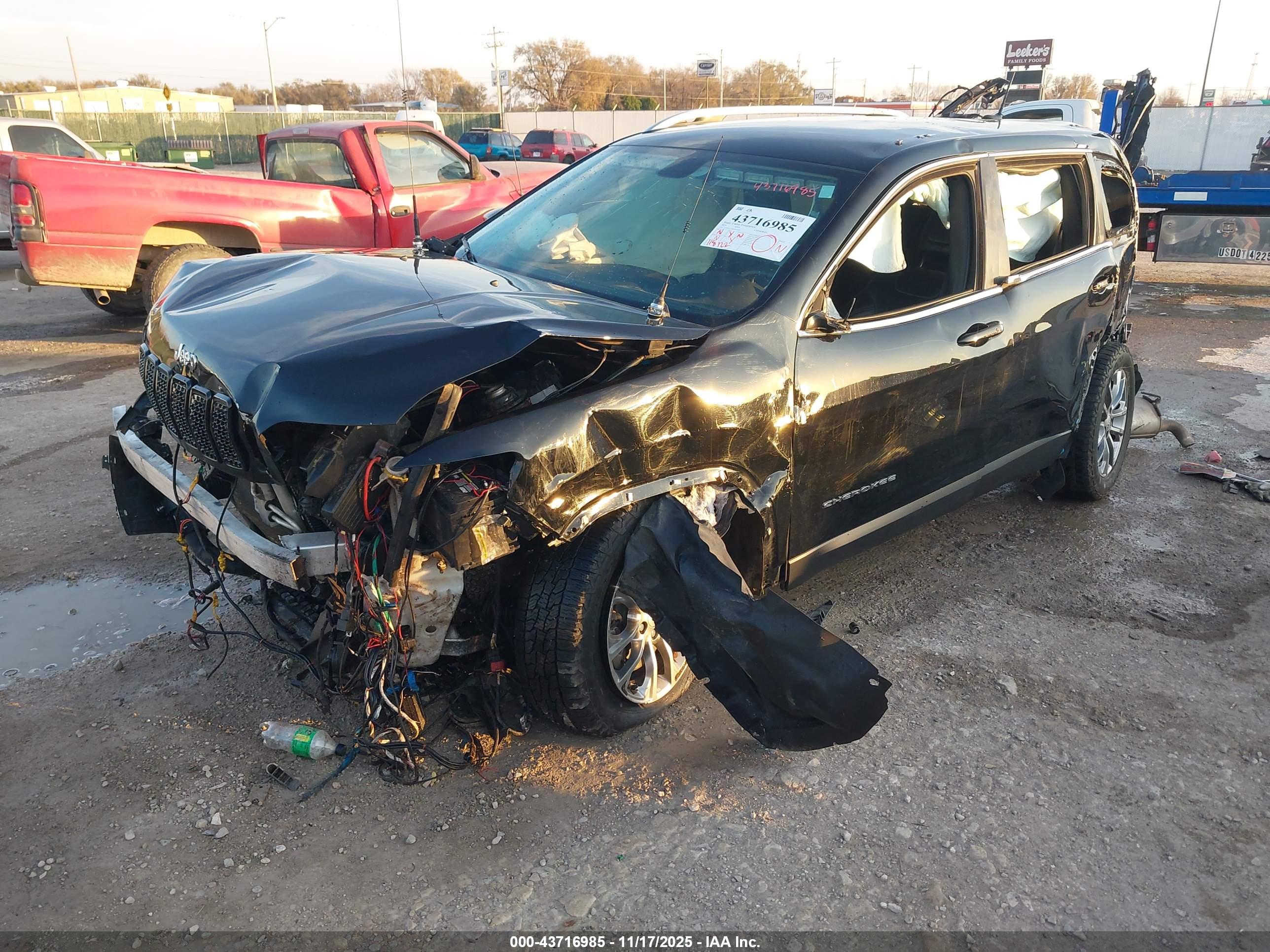 JEEP CHEROKEE image 2
