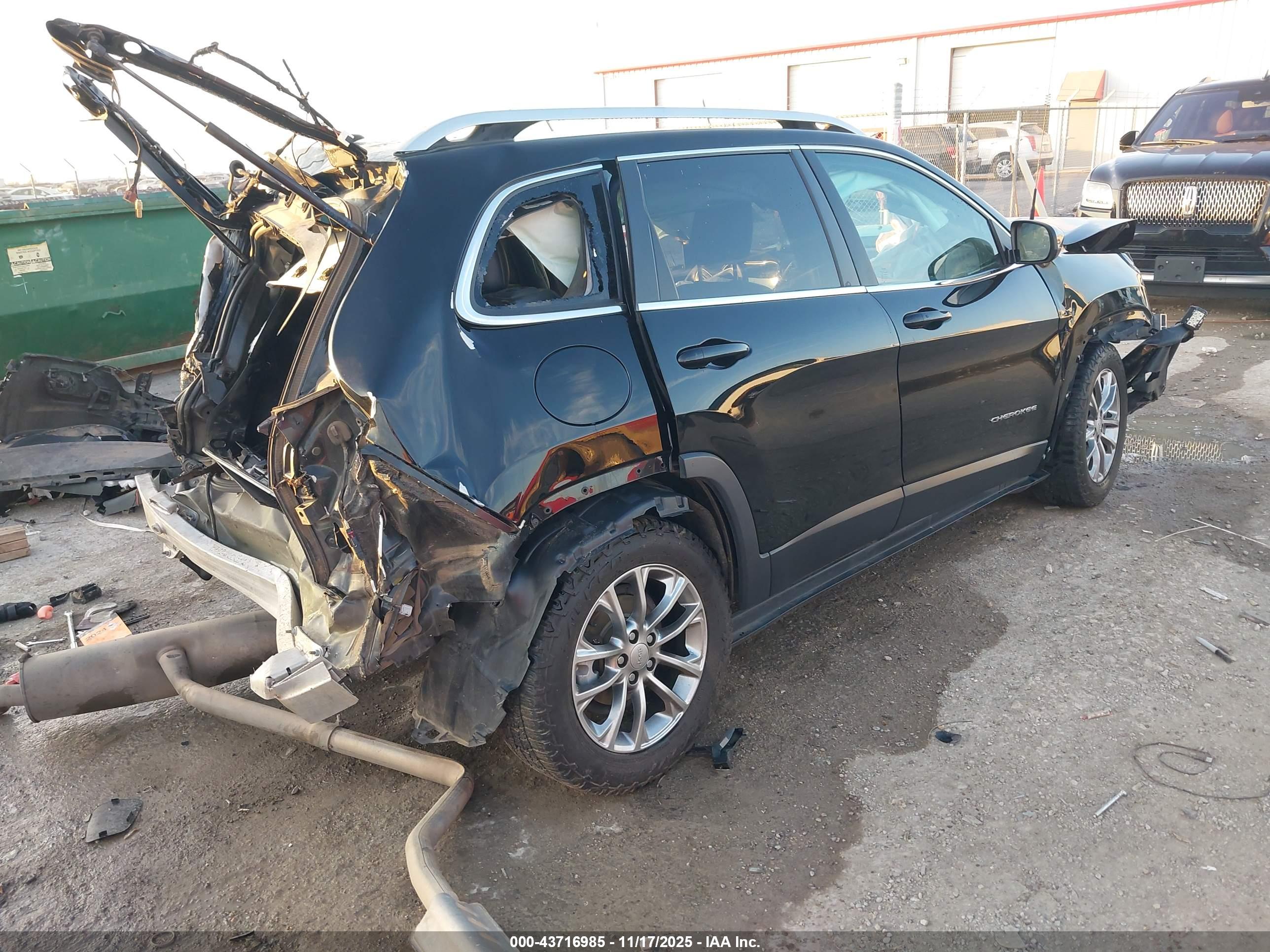 JEEP CHEROKEE image 4