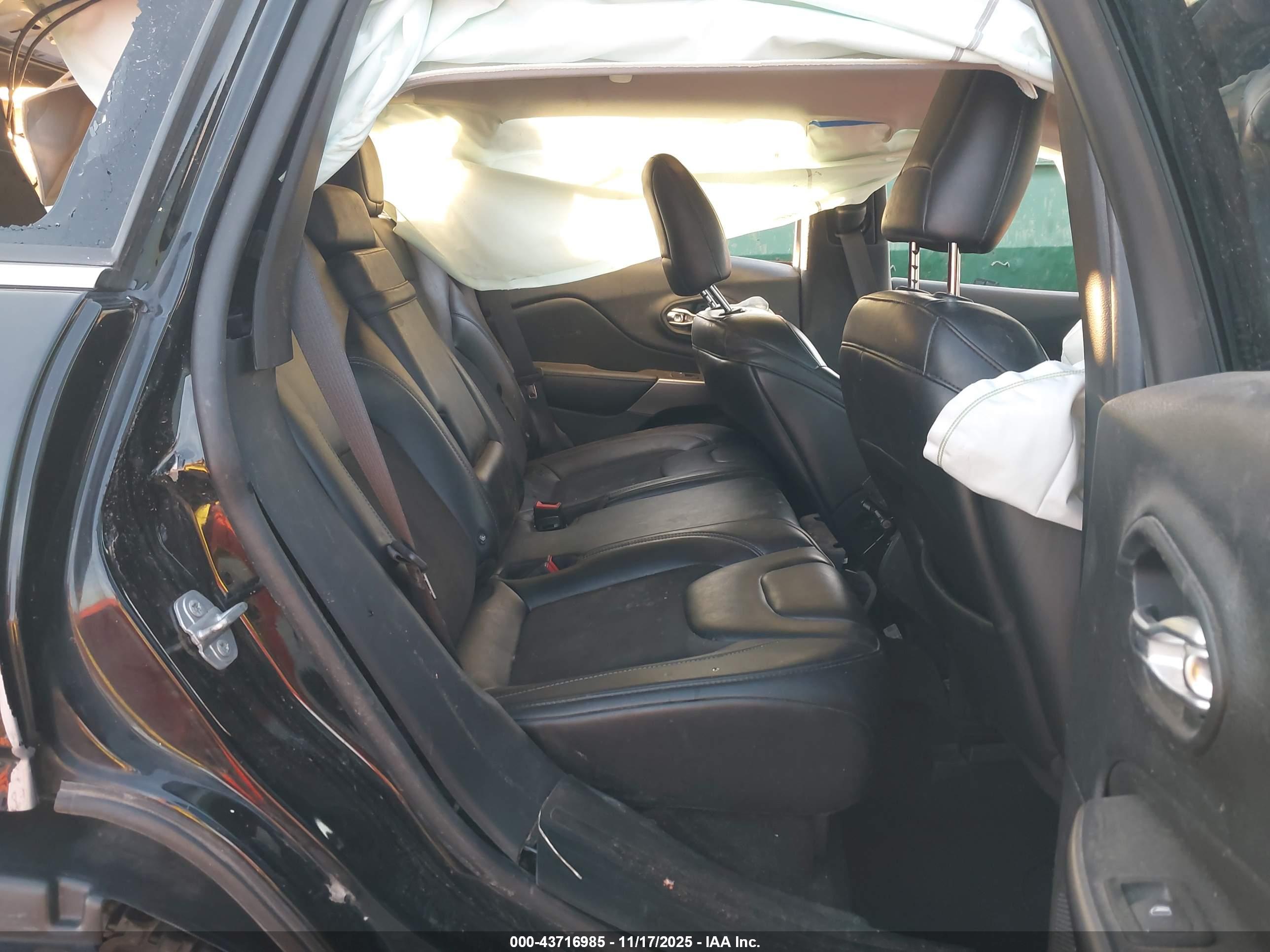 JEEP CHEROKEE image 8