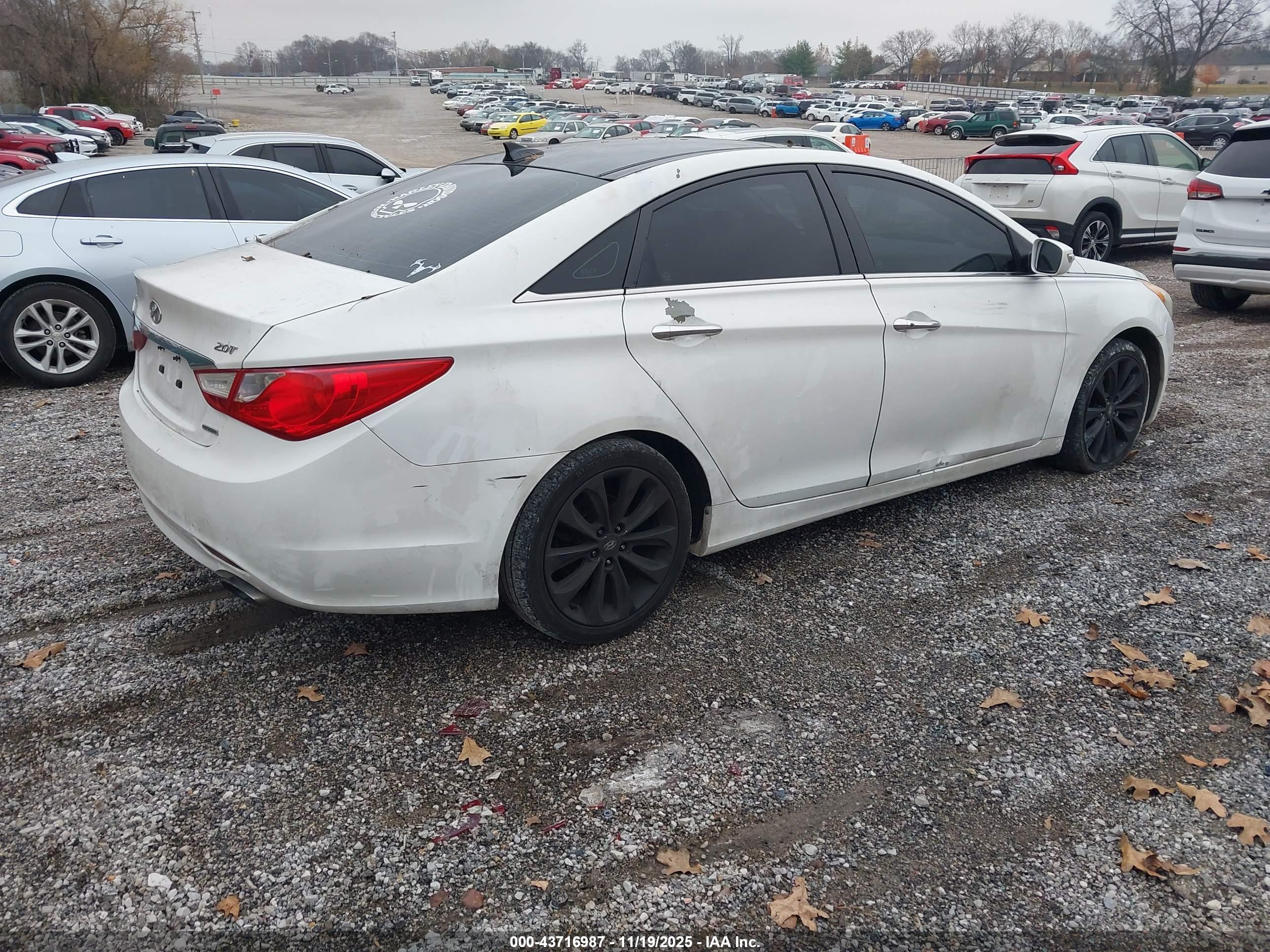 HYUNDAI SONATA image 4