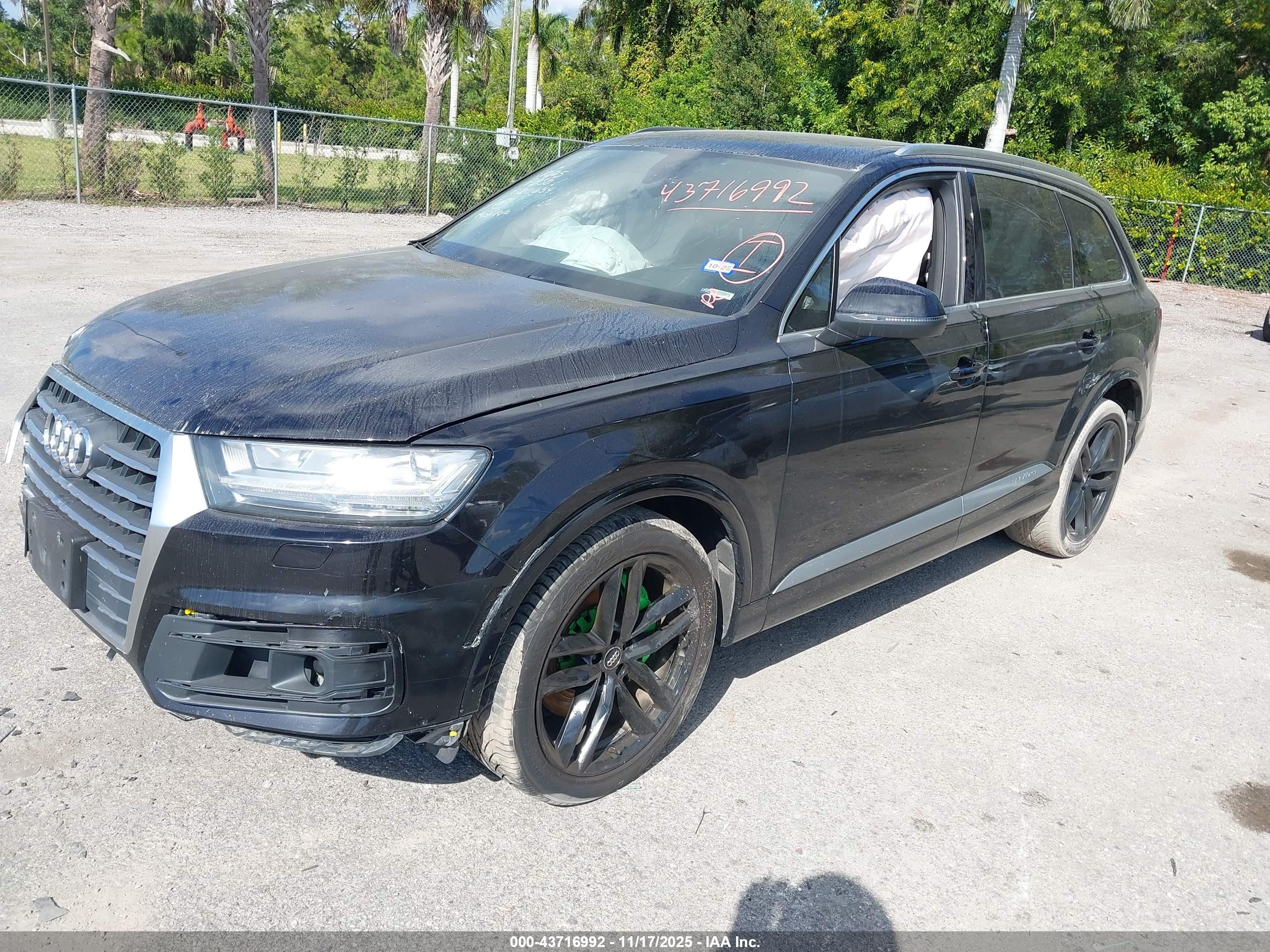 AUDI Q7 image 2