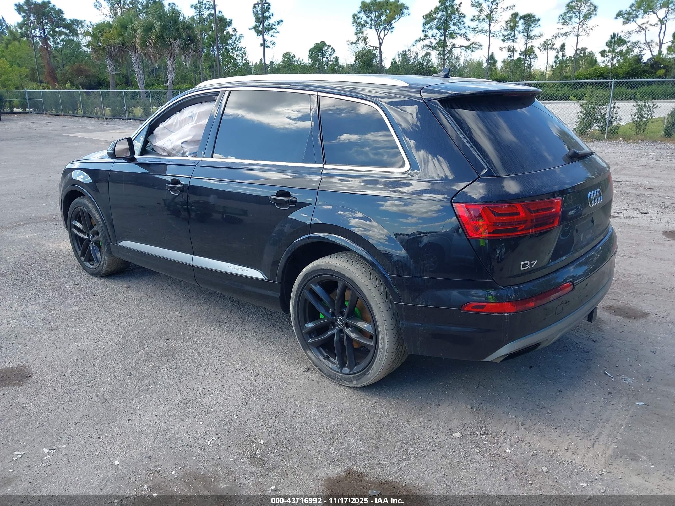 AUDI Q7 image 3