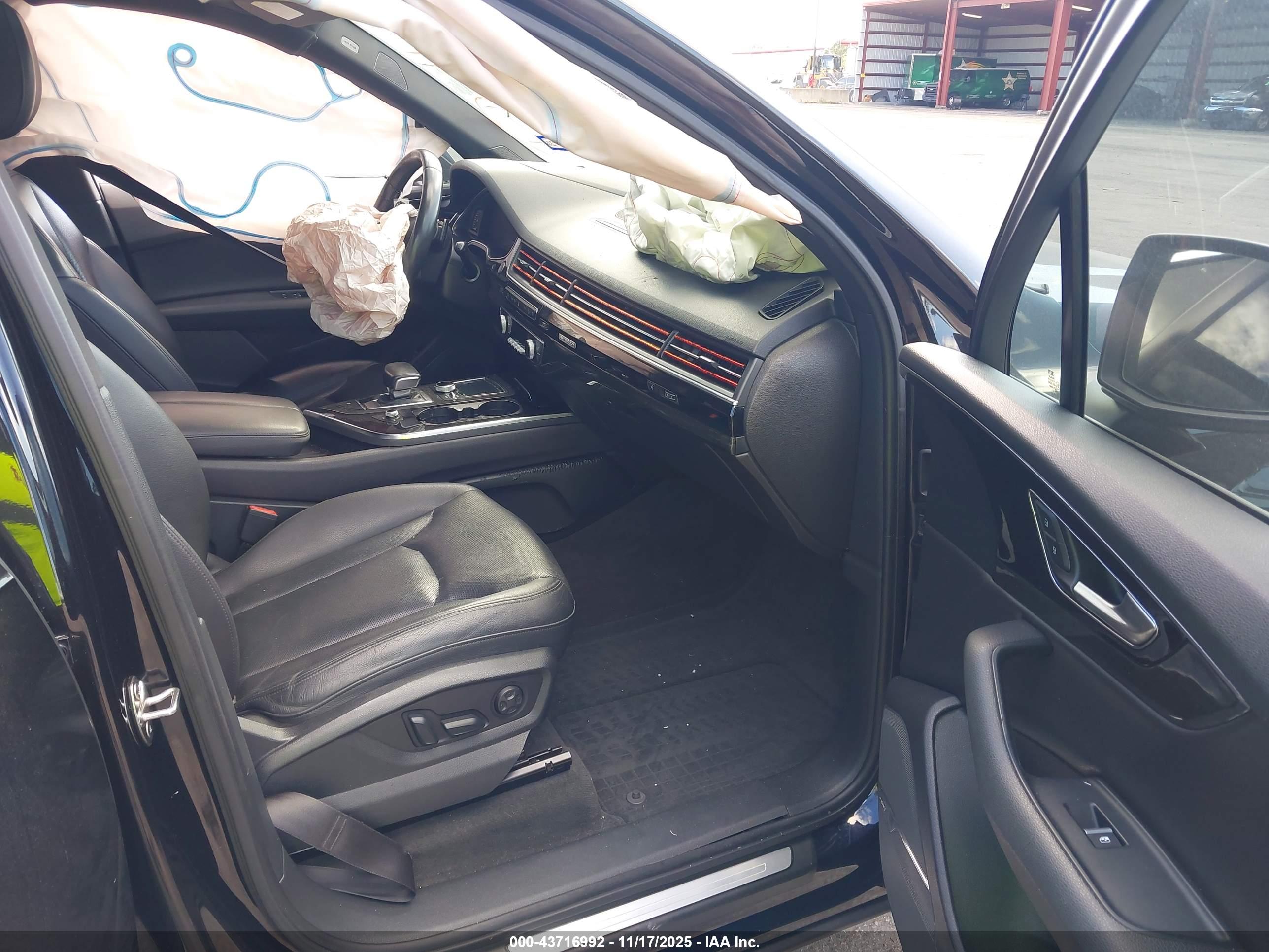 AUDI Q7 image 5