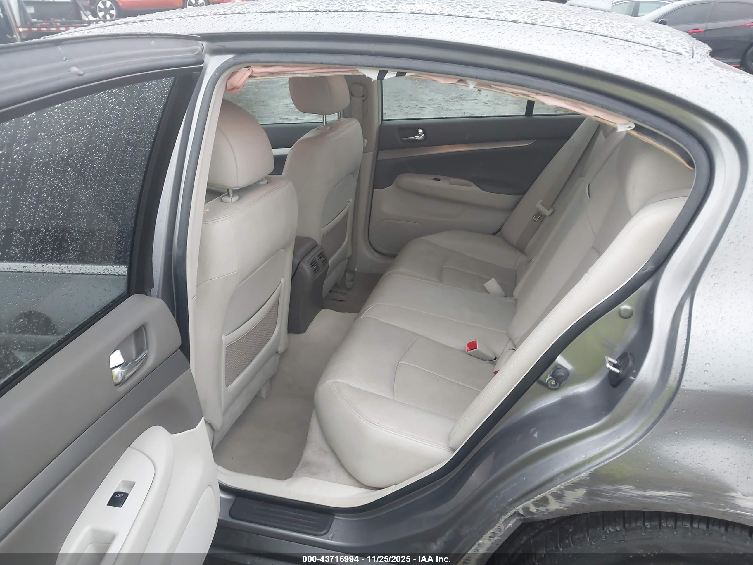INFINITI G37X image 8