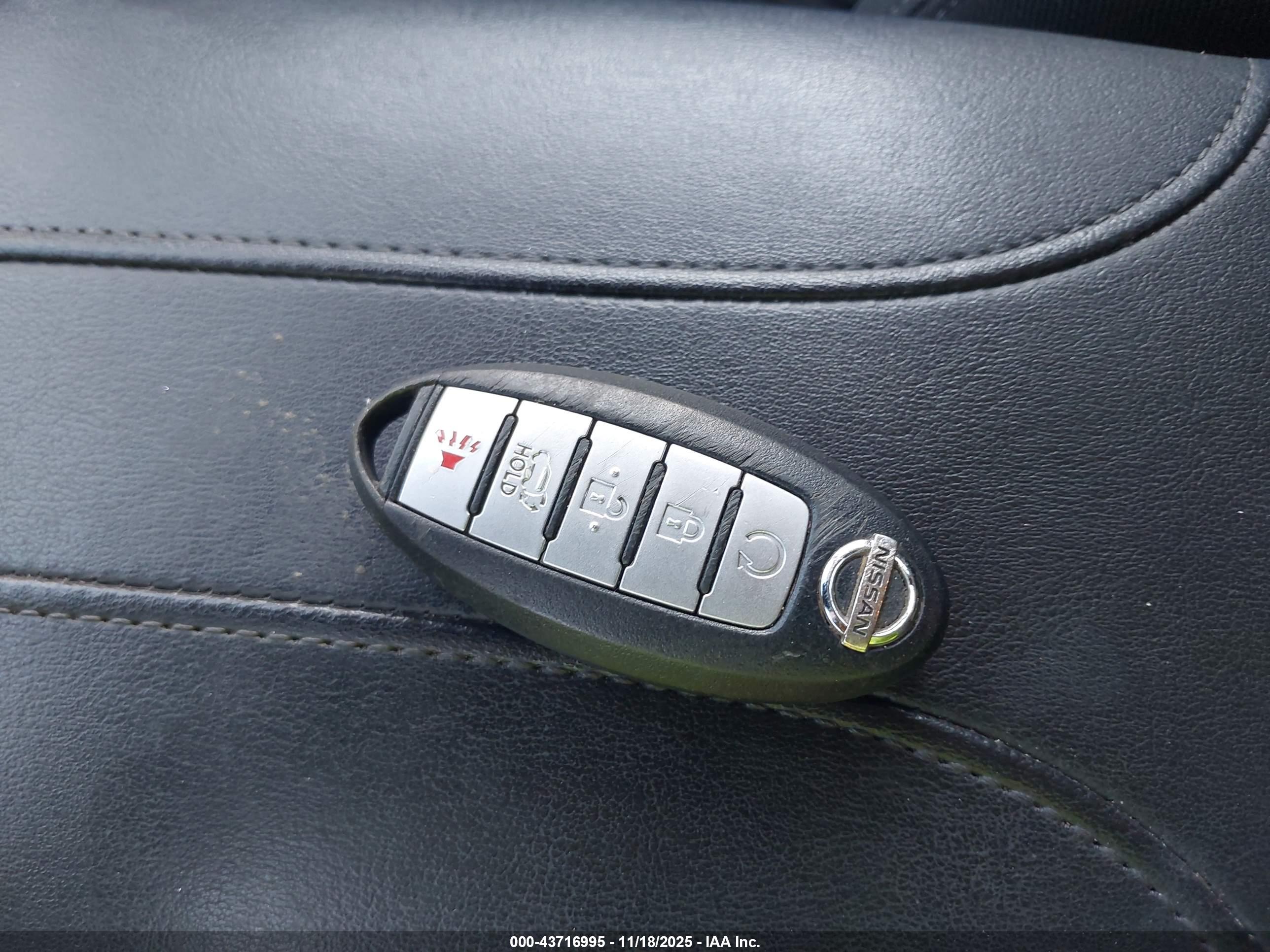 NISSAN ROGUE image 11