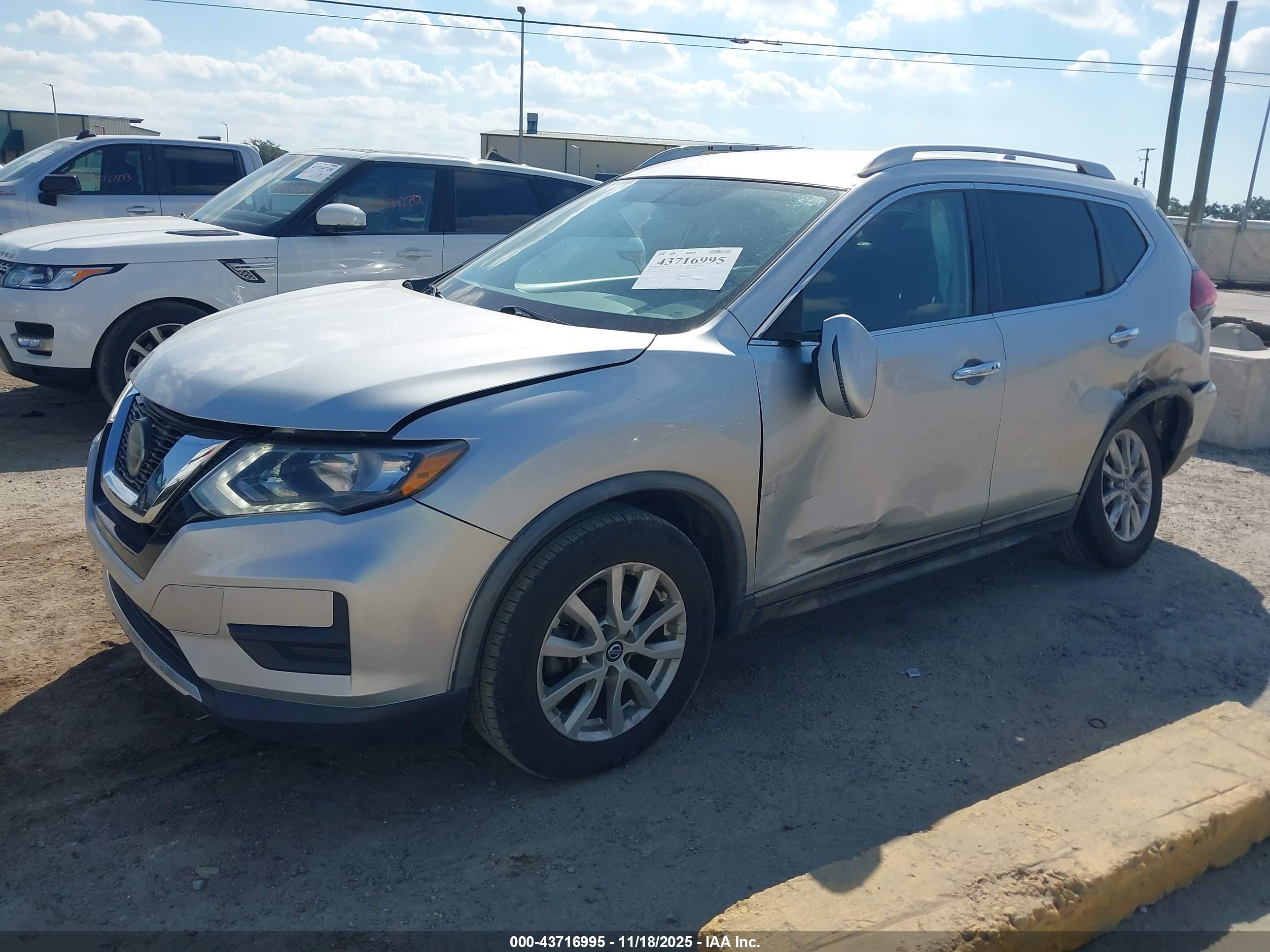 NISSAN ROGUE image 2