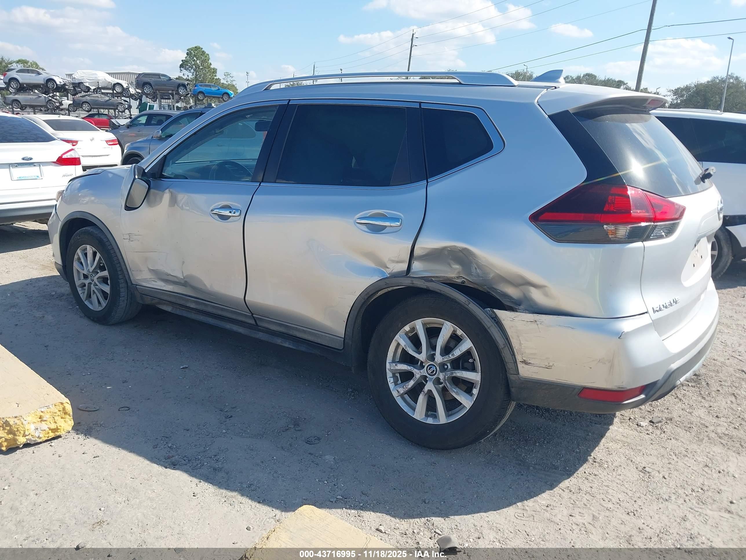 NISSAN ROGUE image 3