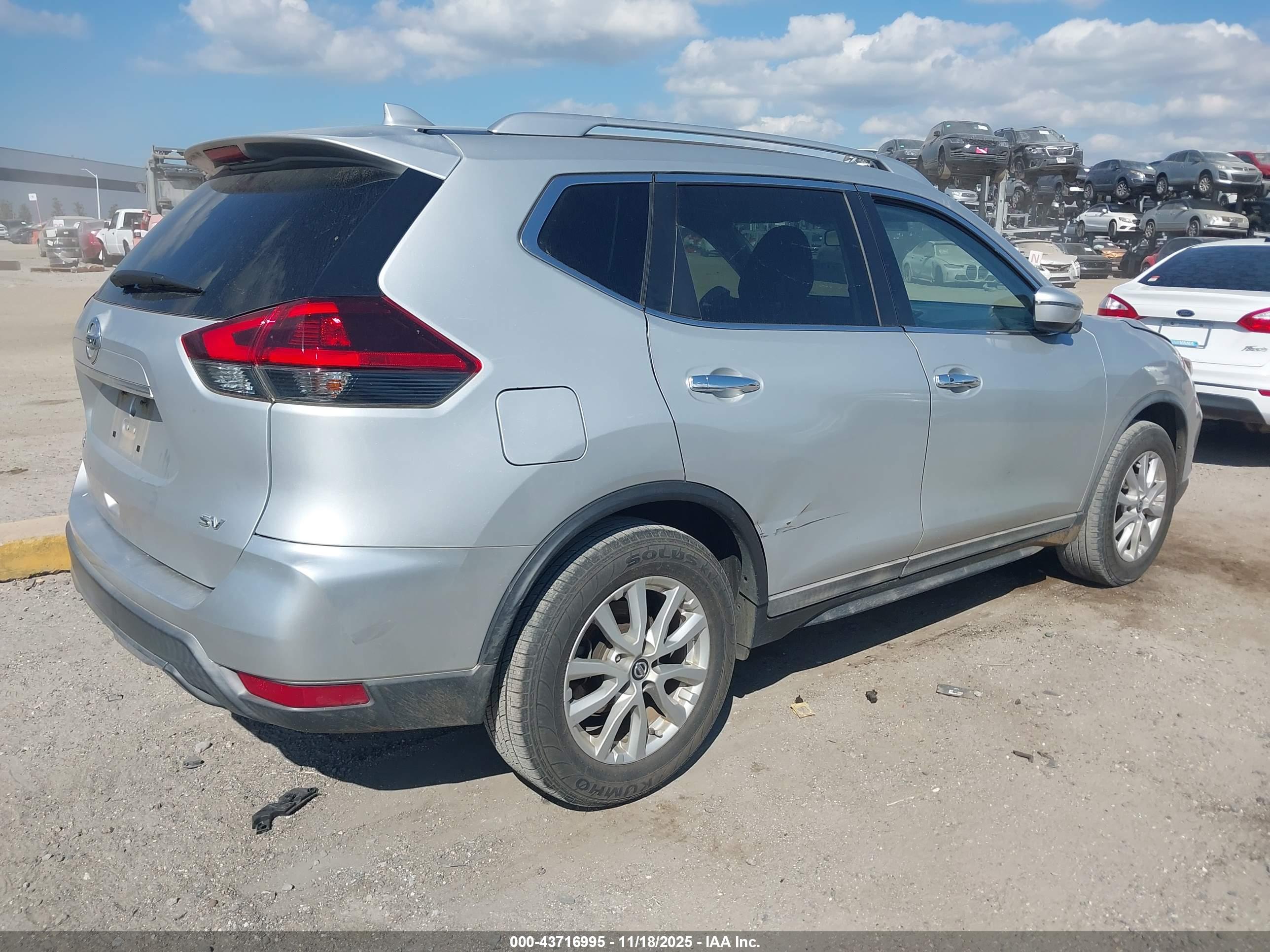 NISSAN ROGUE image 4