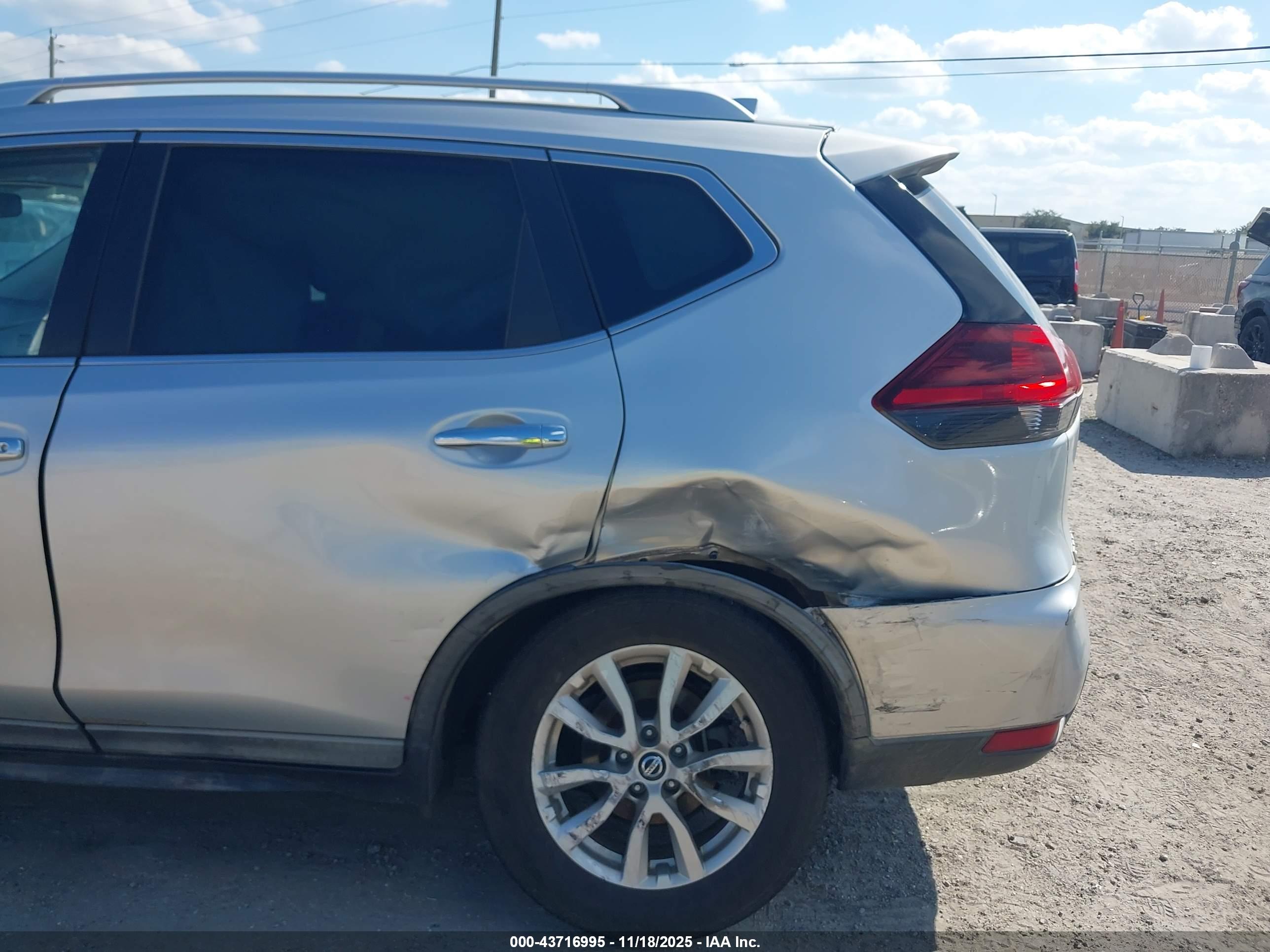 NISSAN ROGUE image 6