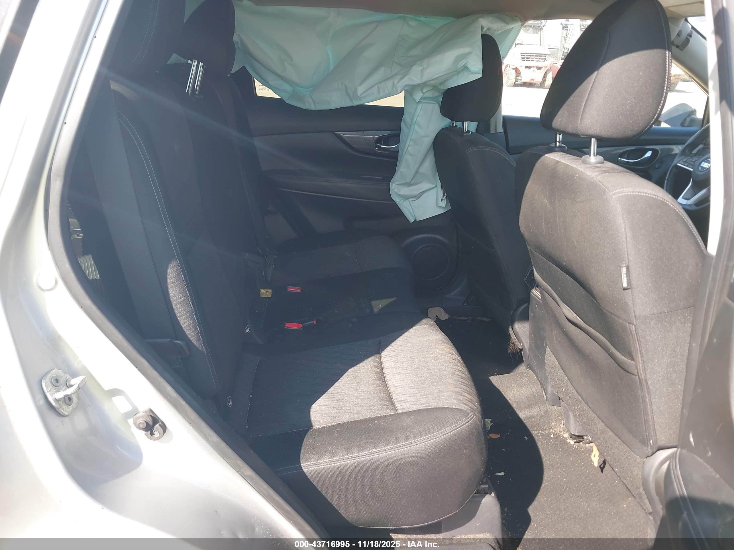 NISSAN ROGUE image 8