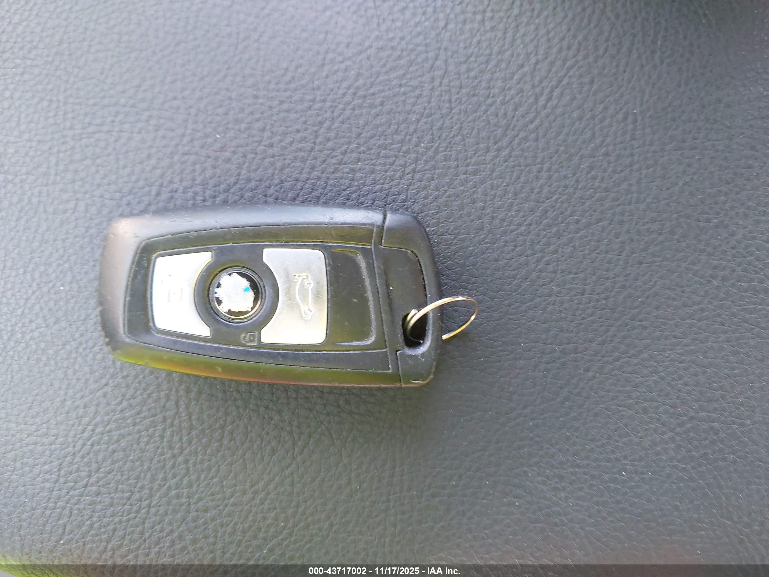 BMW 320I image 11