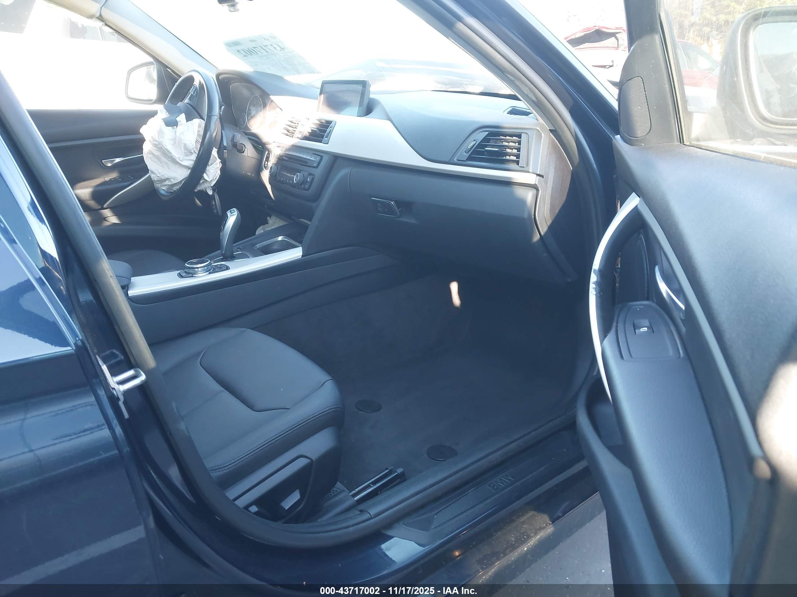 BMW 320I image 5