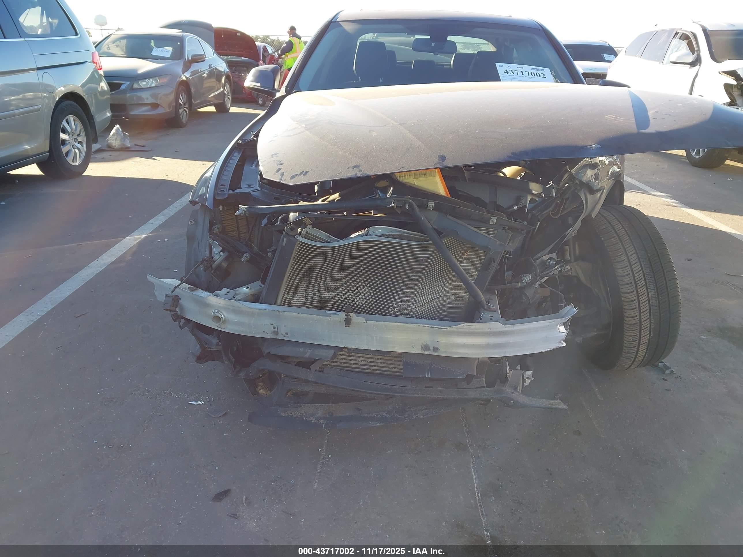 BMW 320I image 6