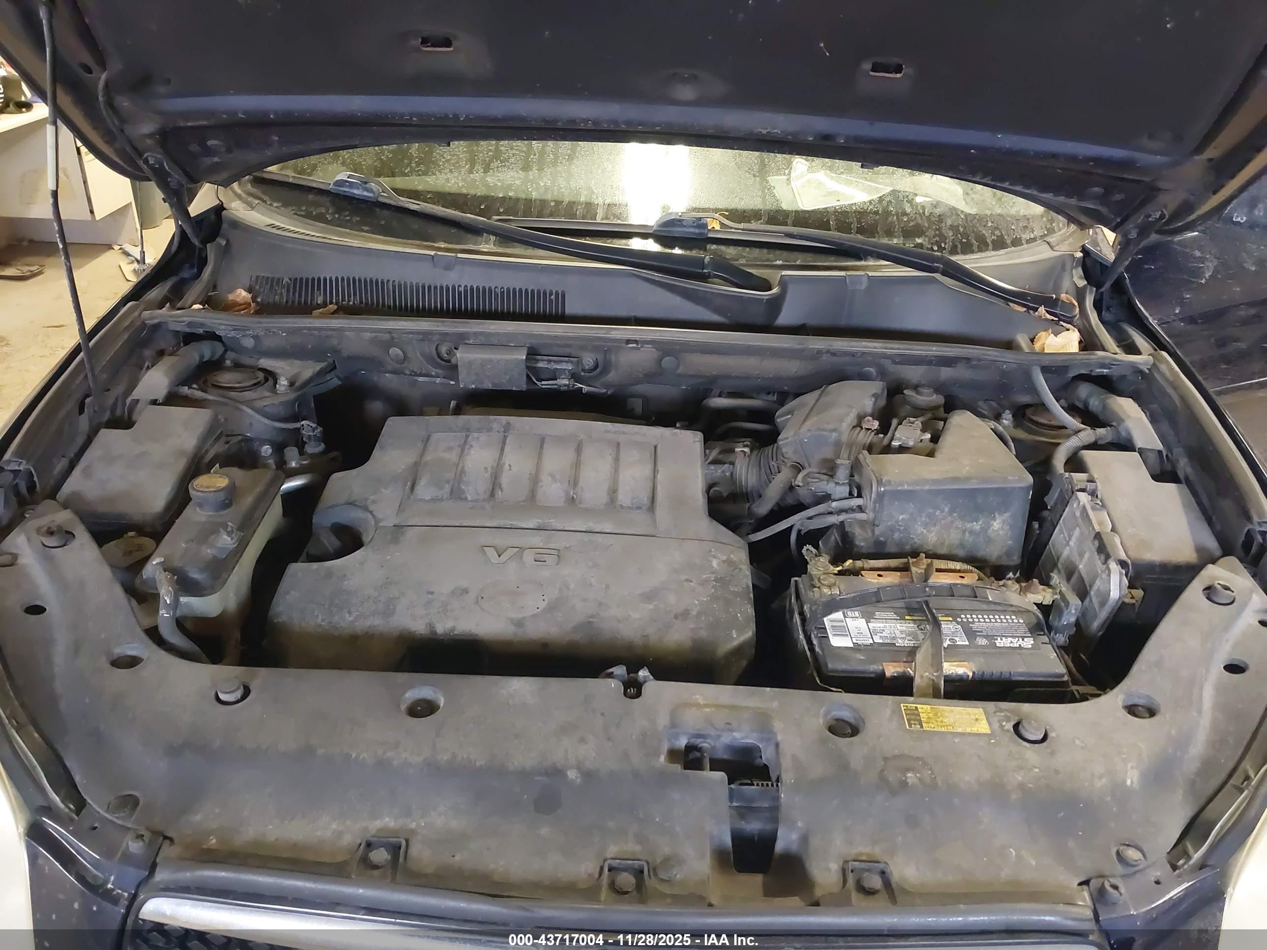 TOYOTA RAV4 image 10