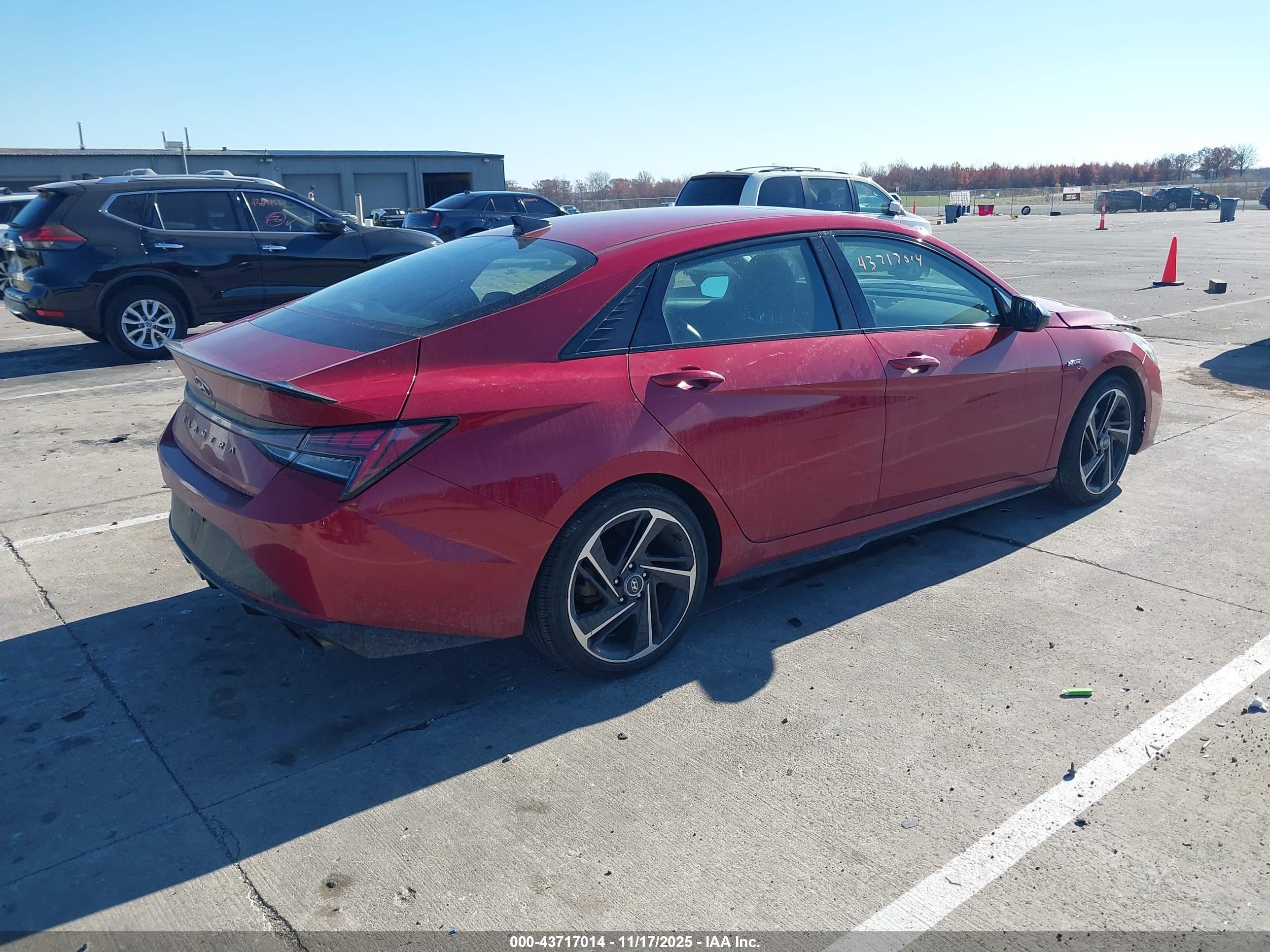HYUNDAI ELANTRA image 4