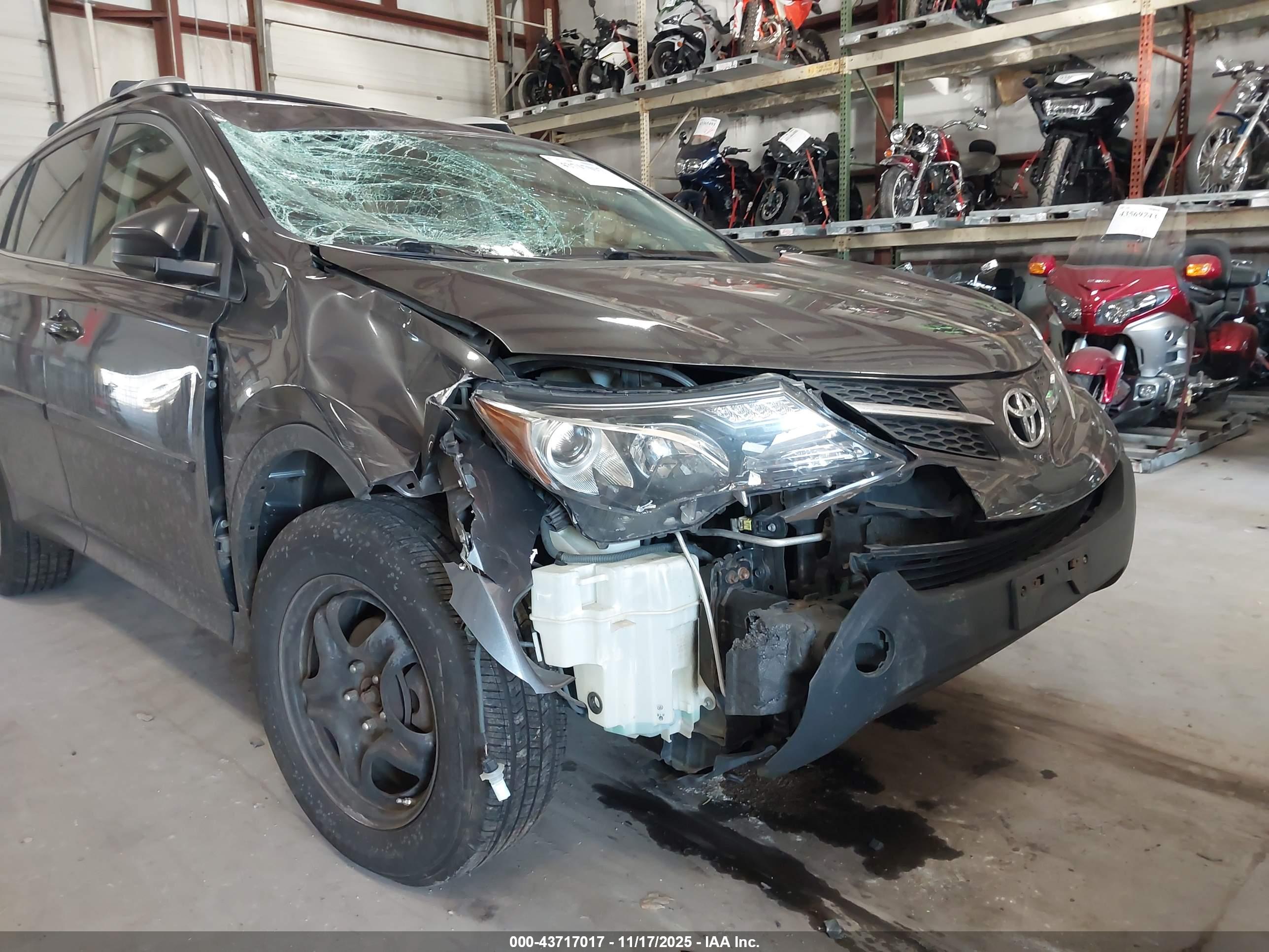 TOYOTA RAV4 image 6
