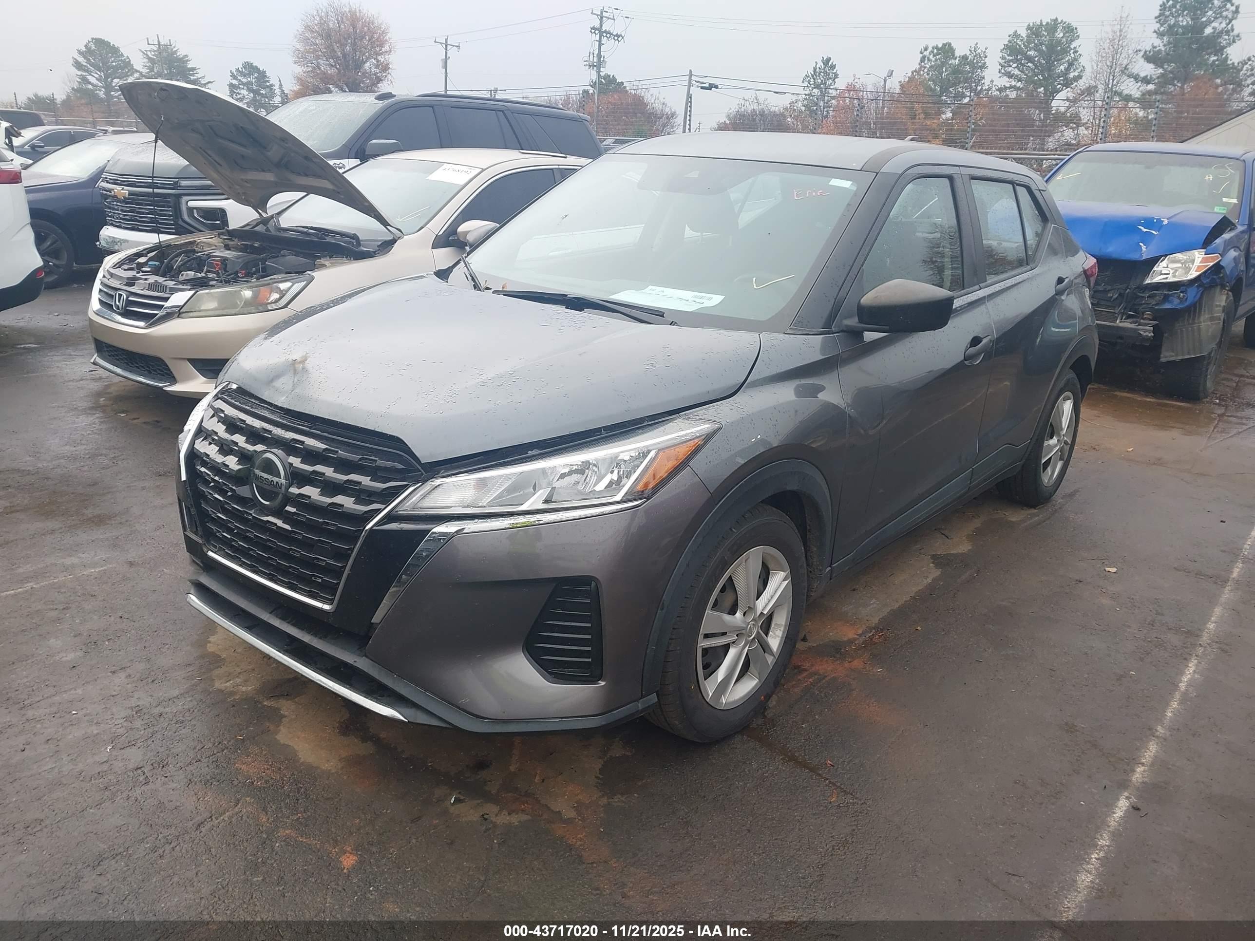 NISSAN KICKS image 2