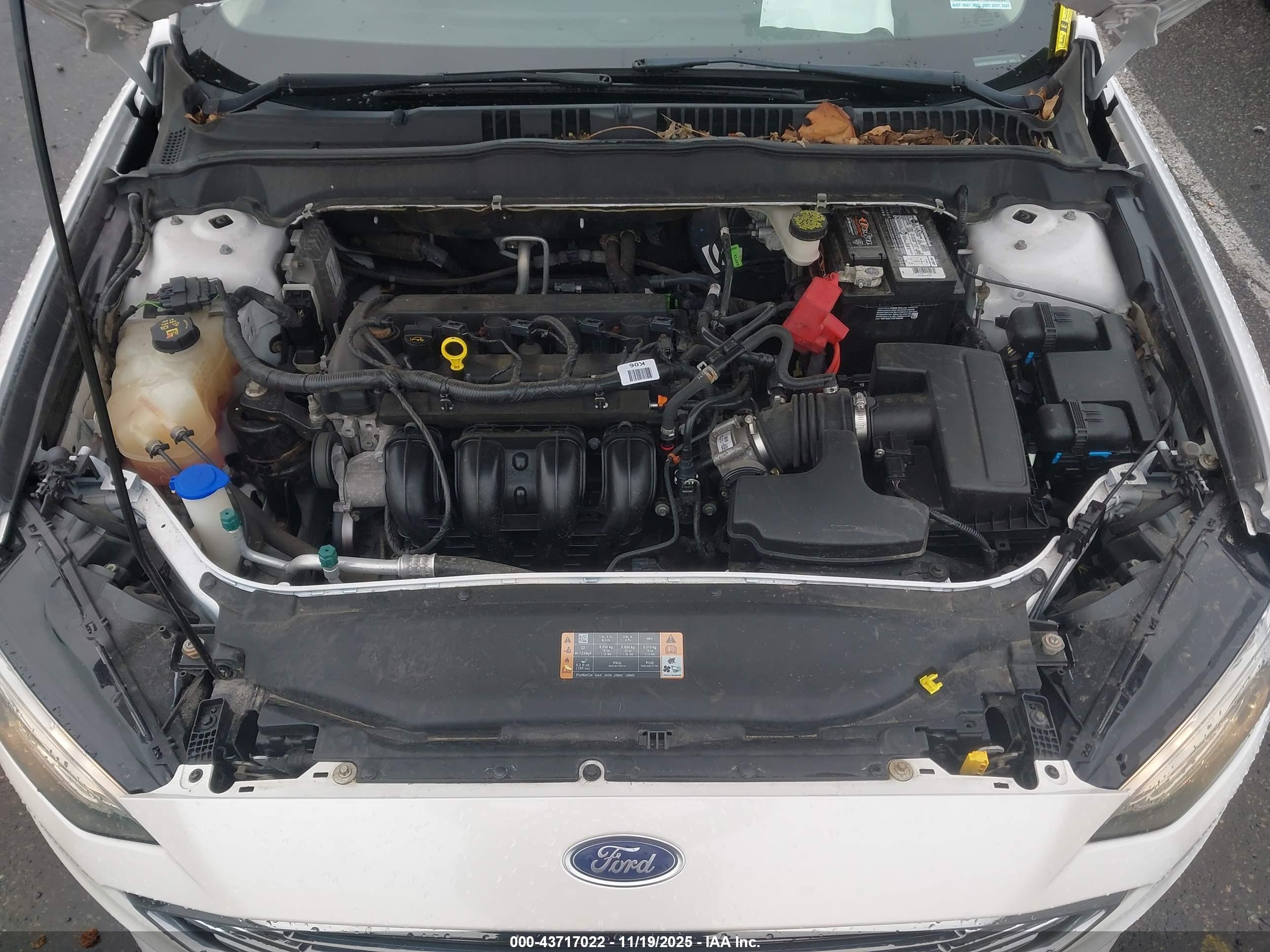 FORD FUSION image 10