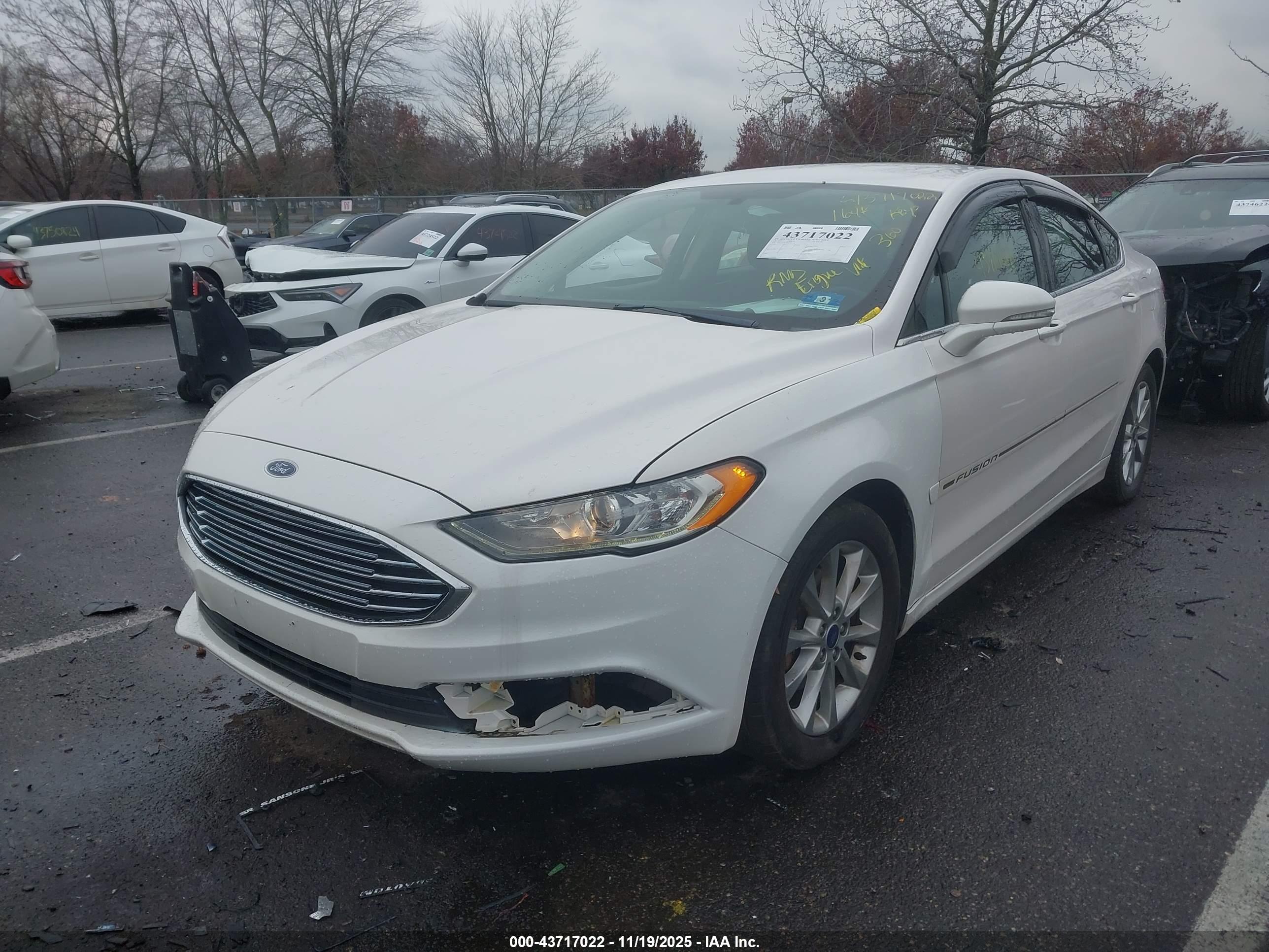 FORD FUSION image 2