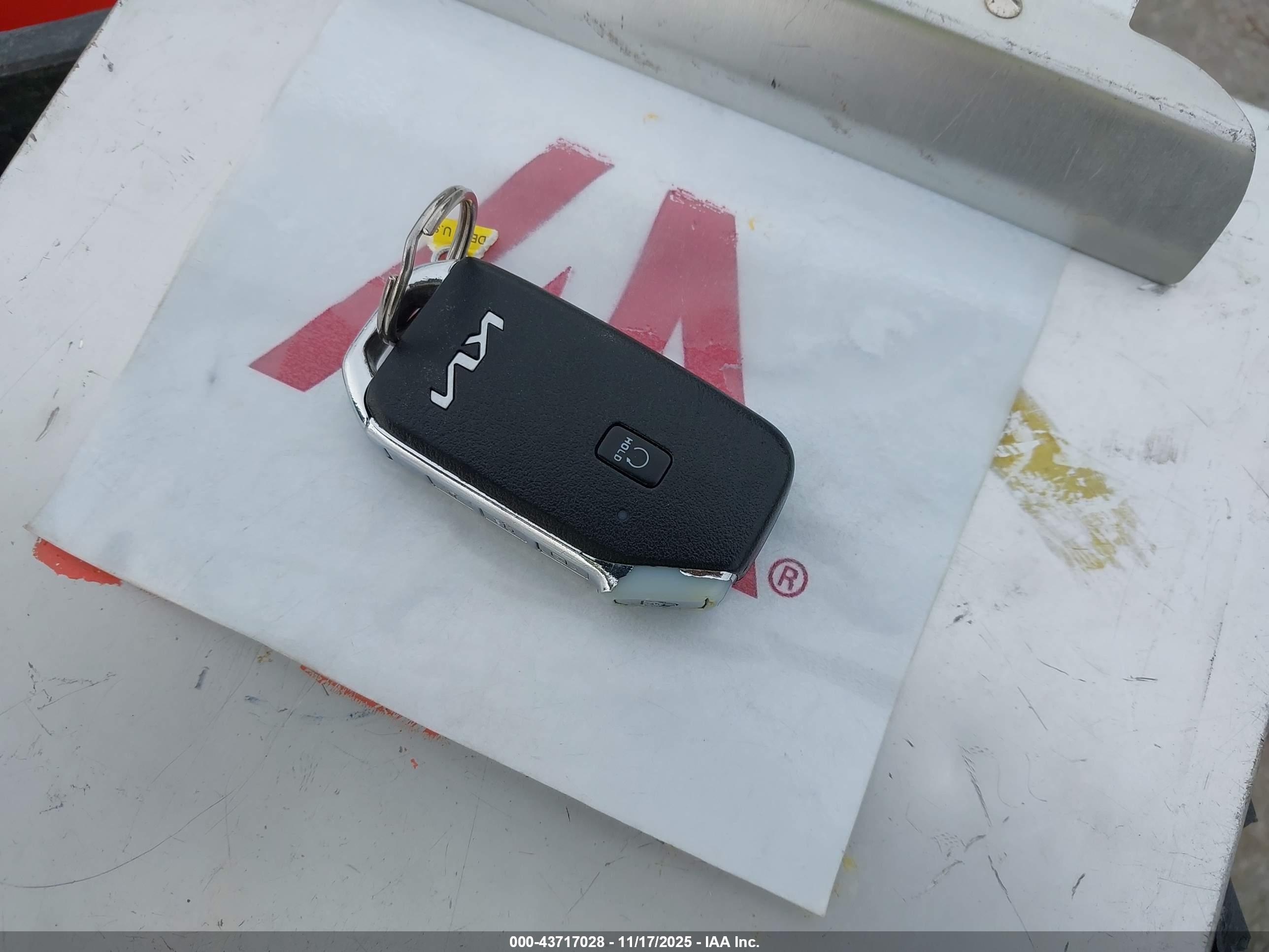 KIA K5 image 11