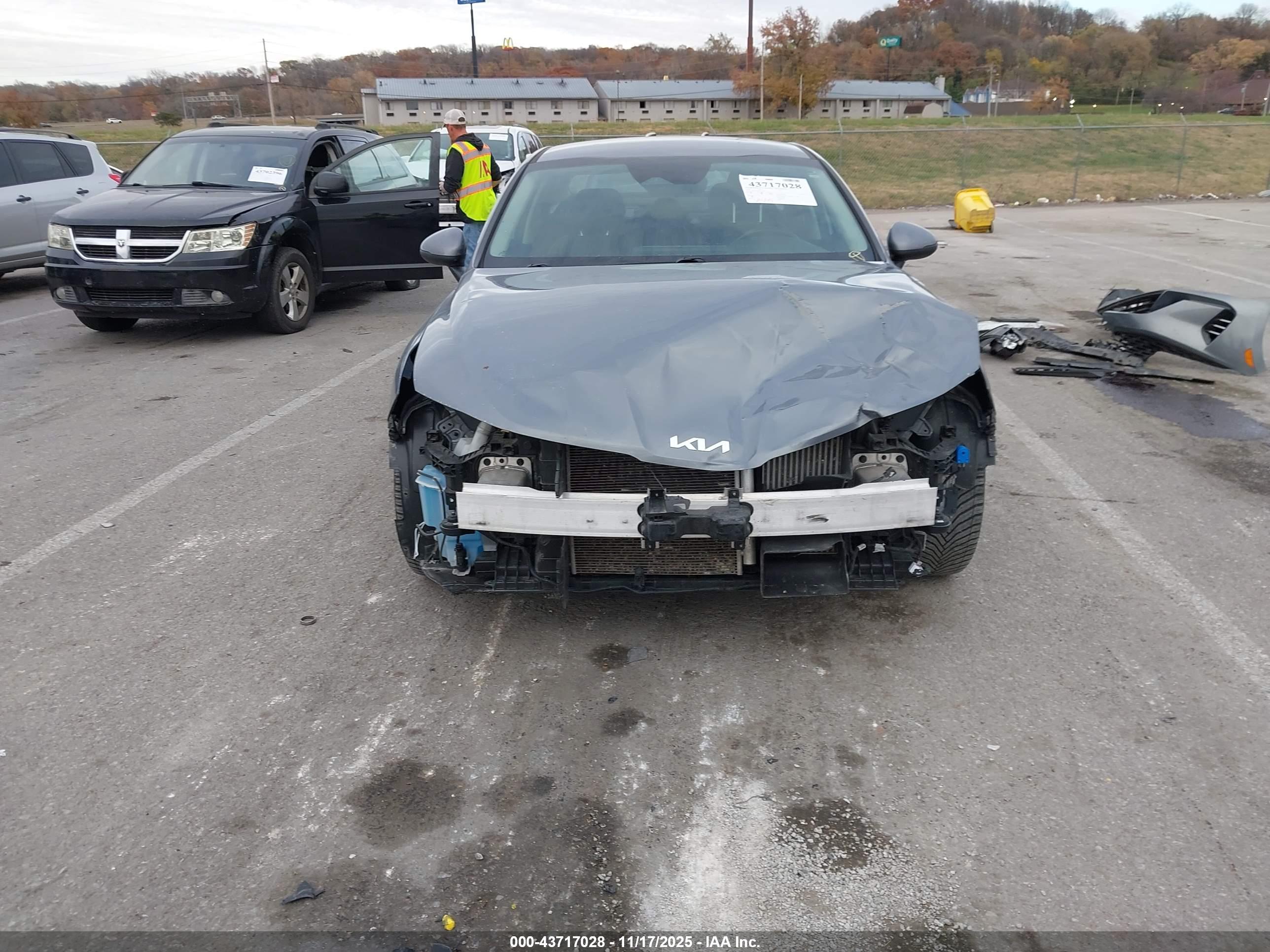 KIA K5 image 6