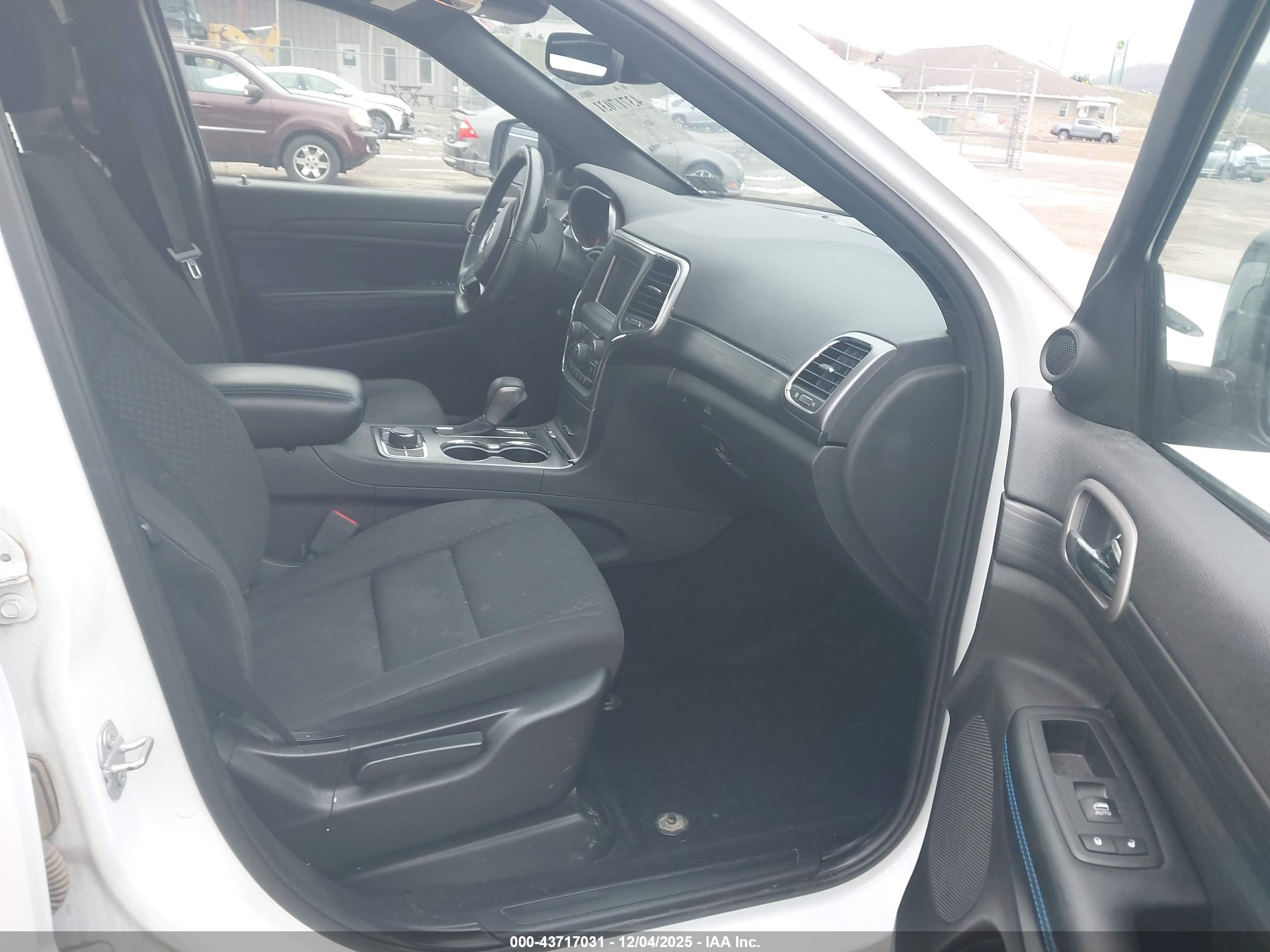 JEEP GRAND image 5