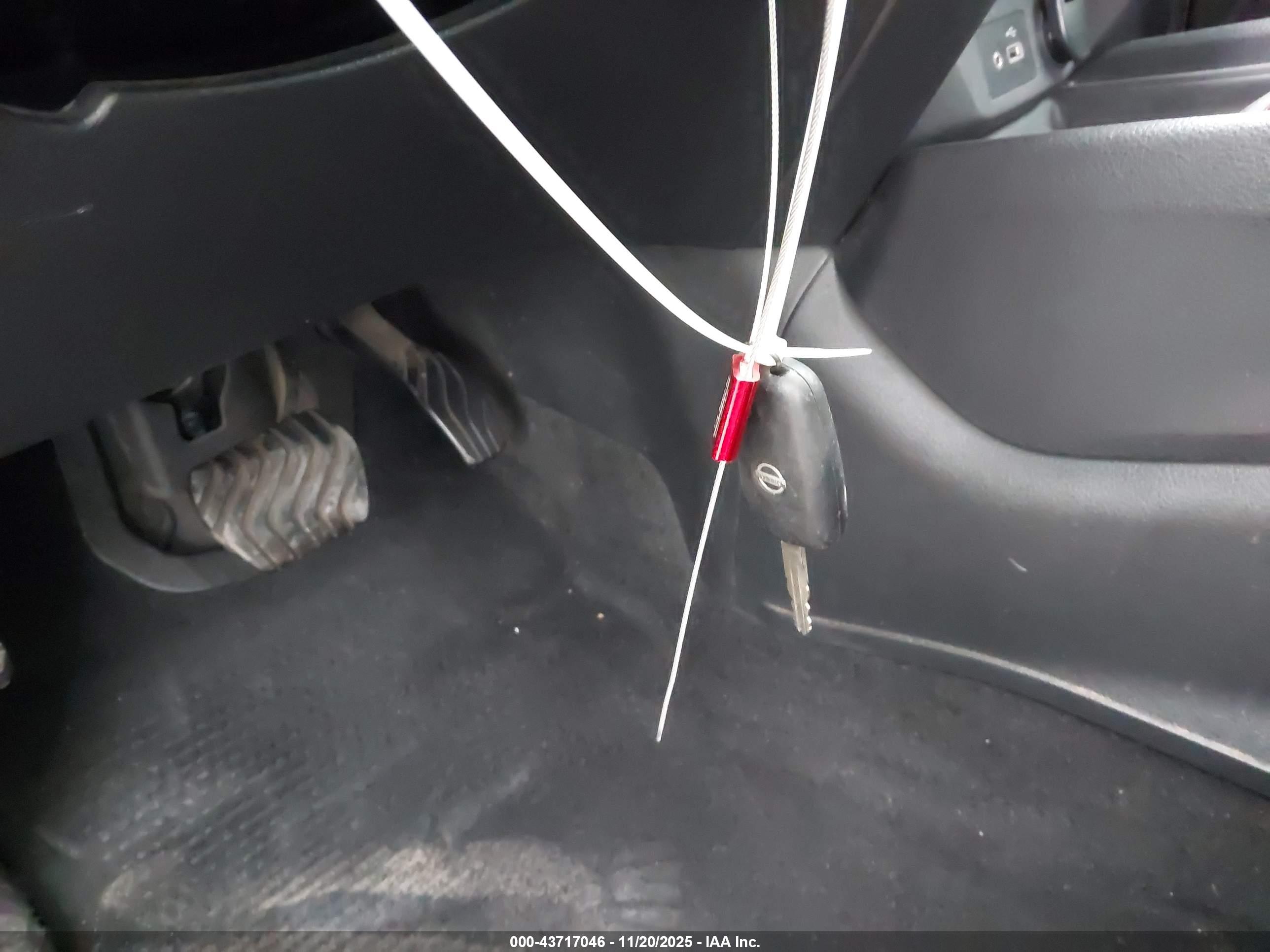 NISSAN ROGUE image 11