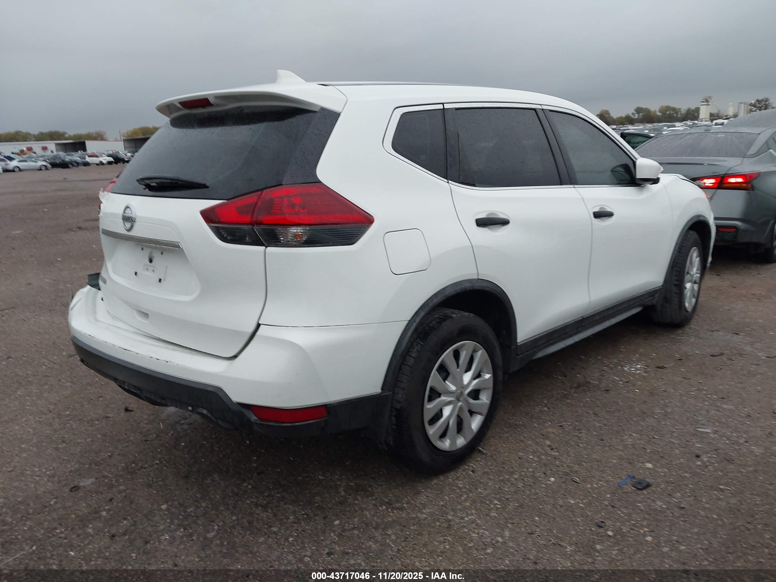 NISSAN ROGUE image 4