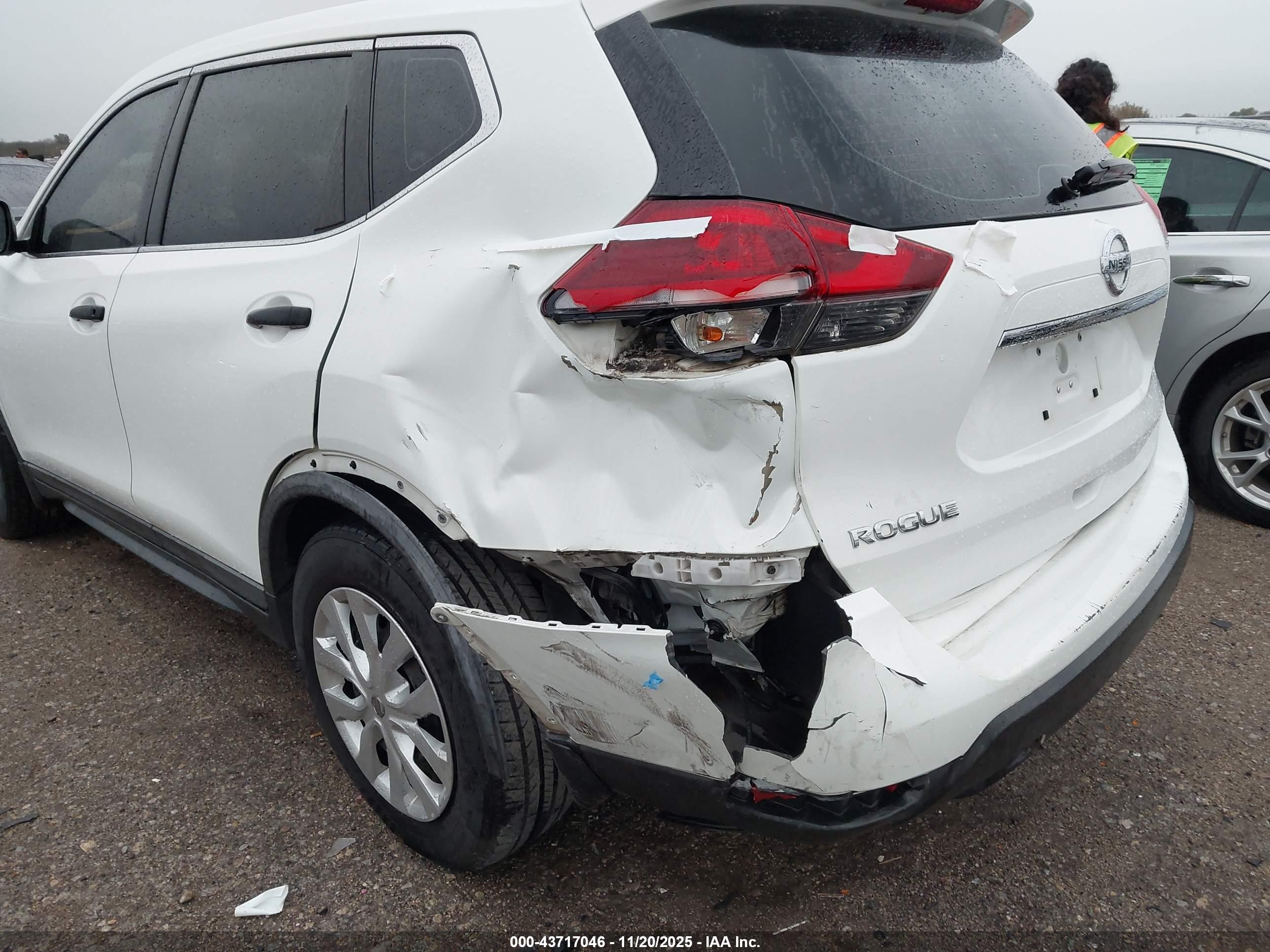 NISSAN ROGUE image 6
