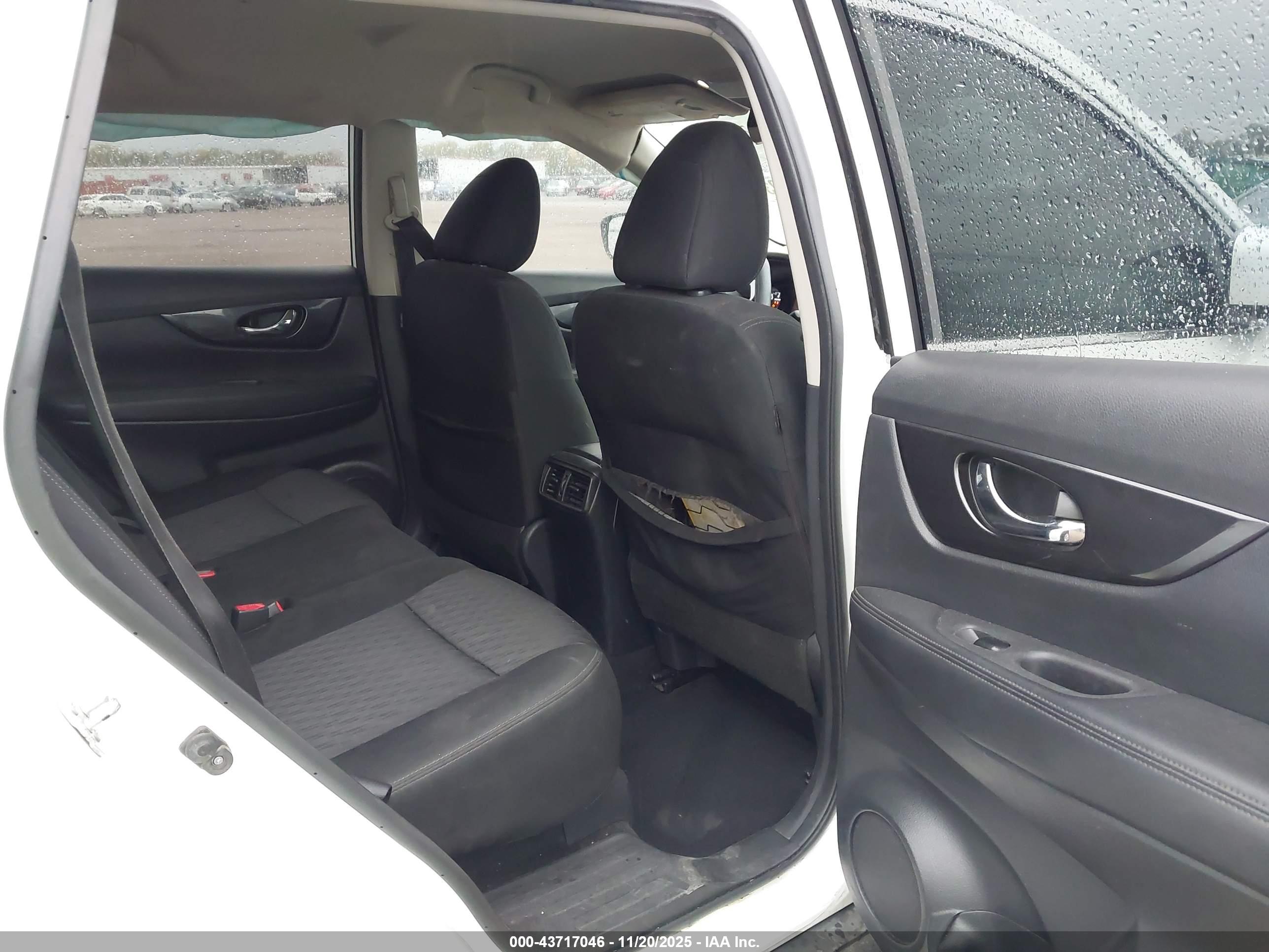 NISSAN ROGUE image 8