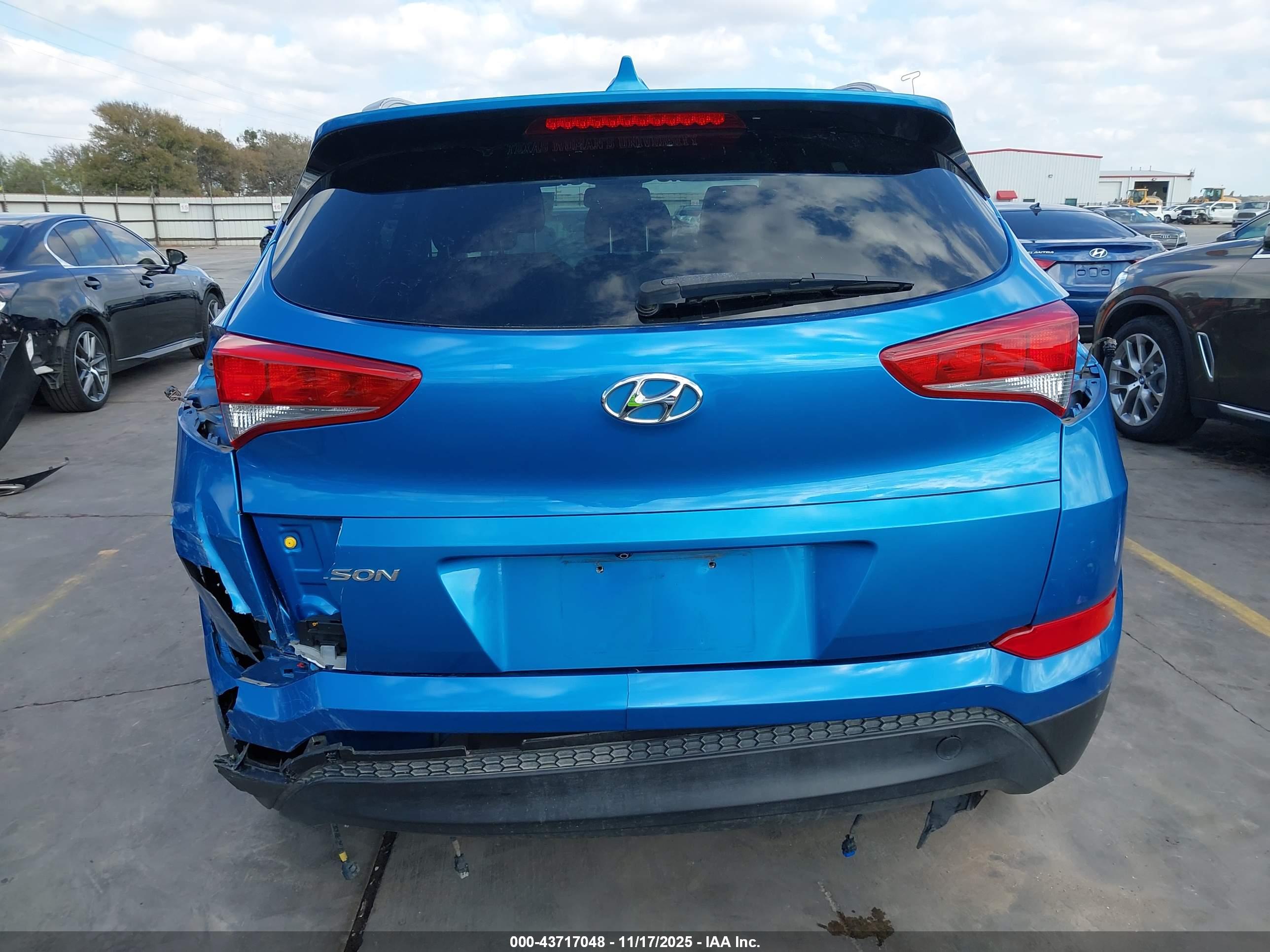 HYUNDAI TUCSON image 6