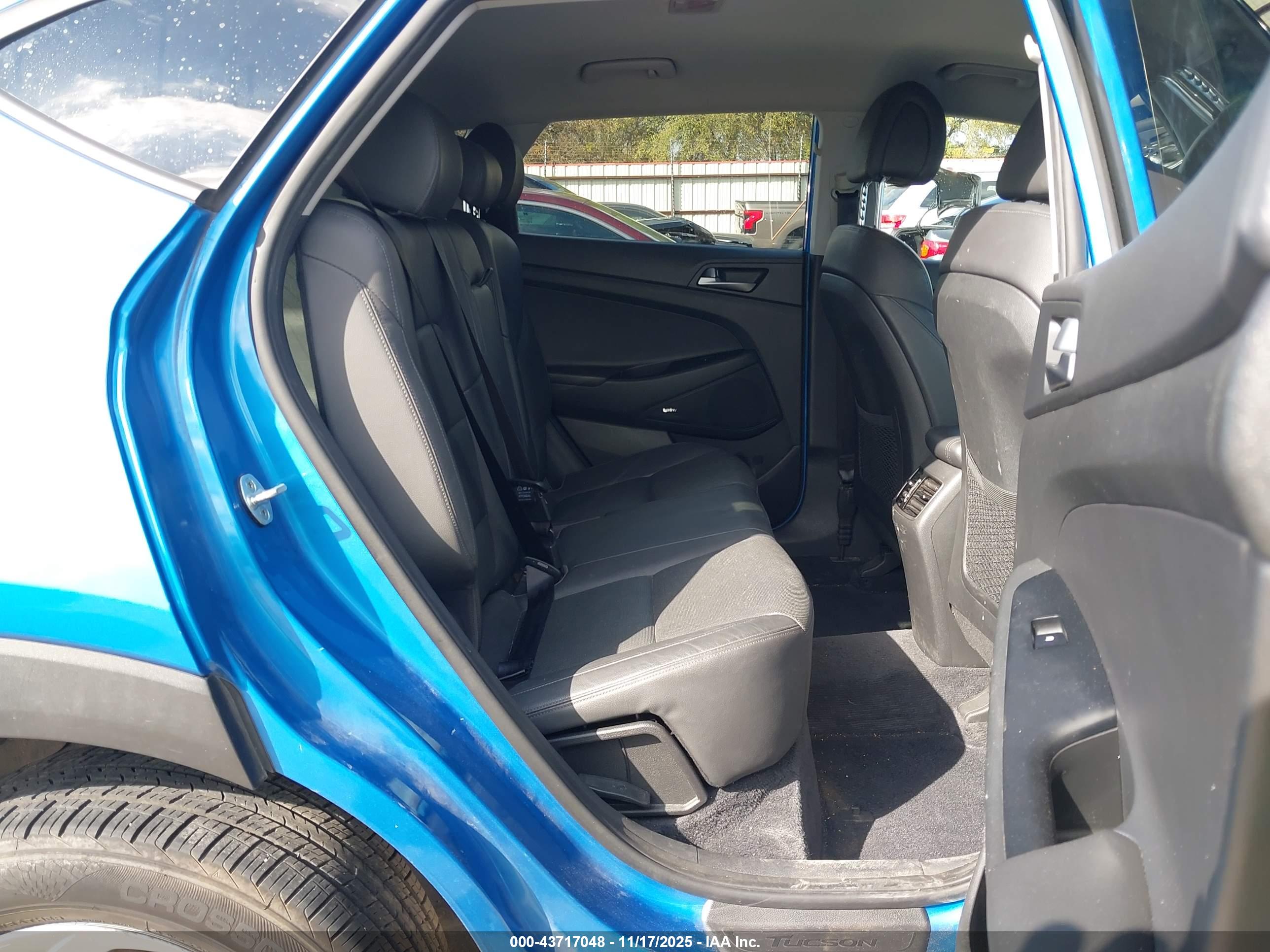HYUNDAI TUCSON image 8