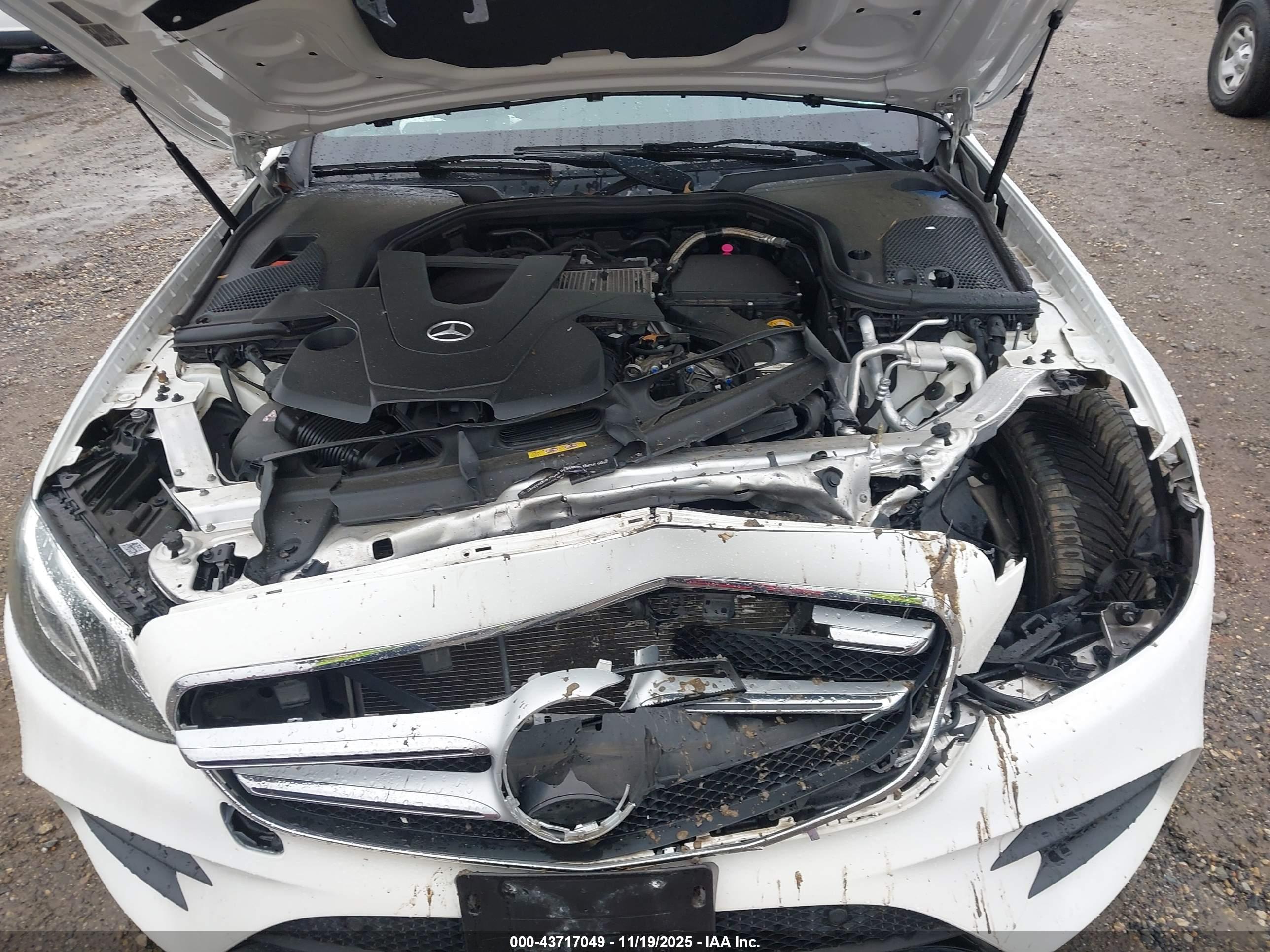 MERCEDES-BENZ E image 10