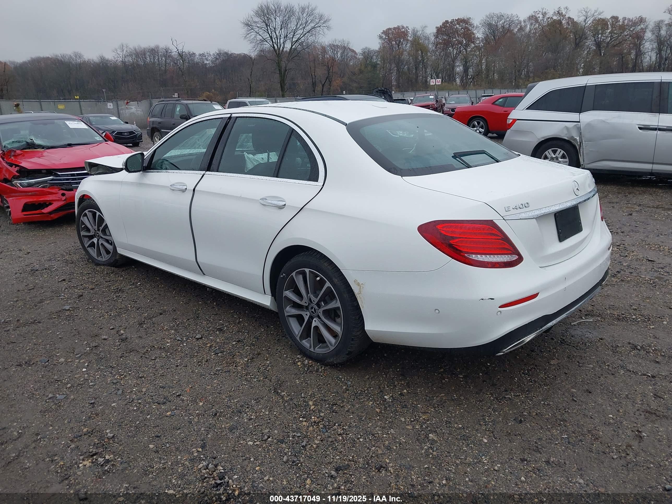 MERCEDES-BENZ E image 3