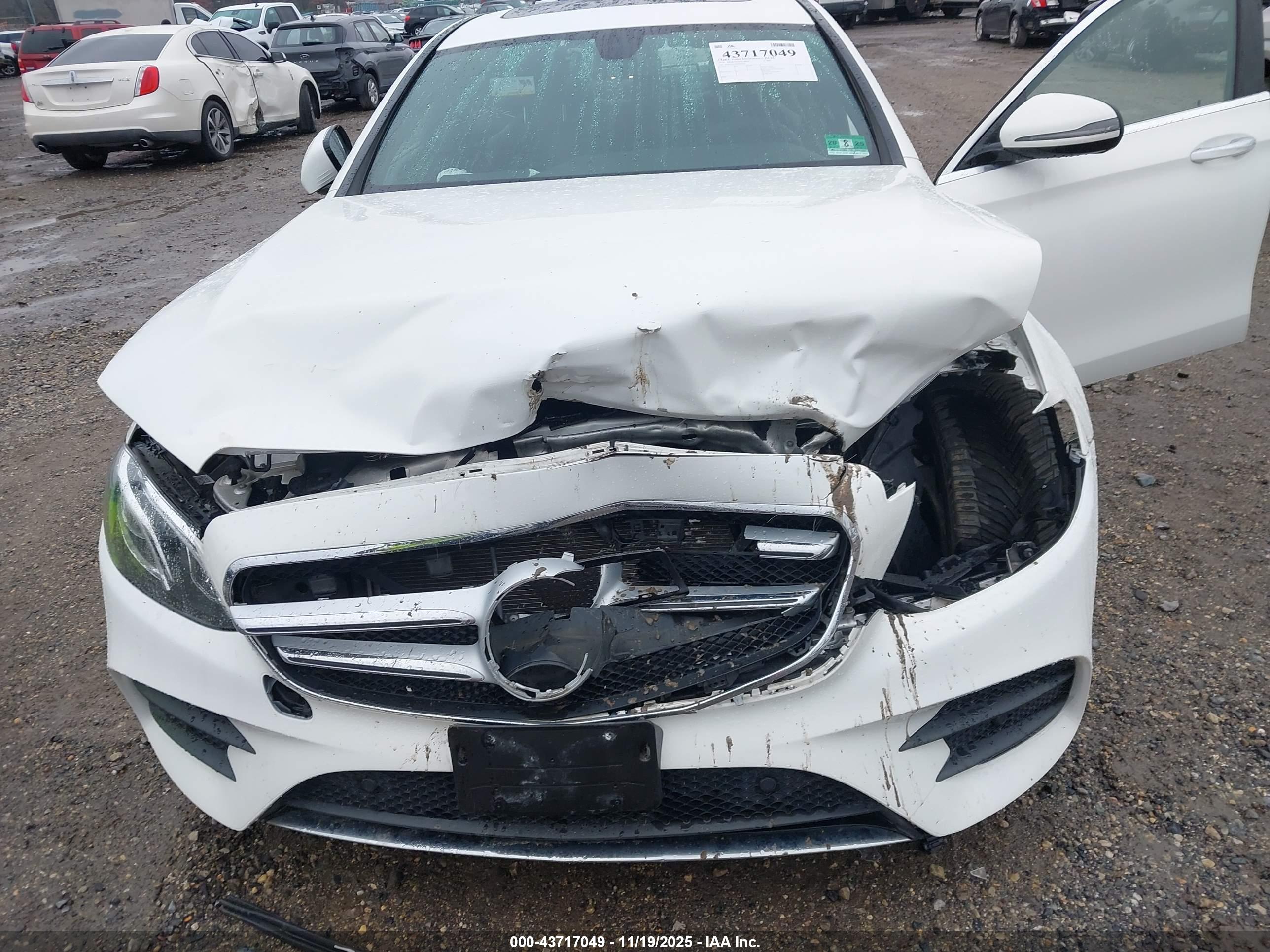 MERCEDES-BENZ E image 6
