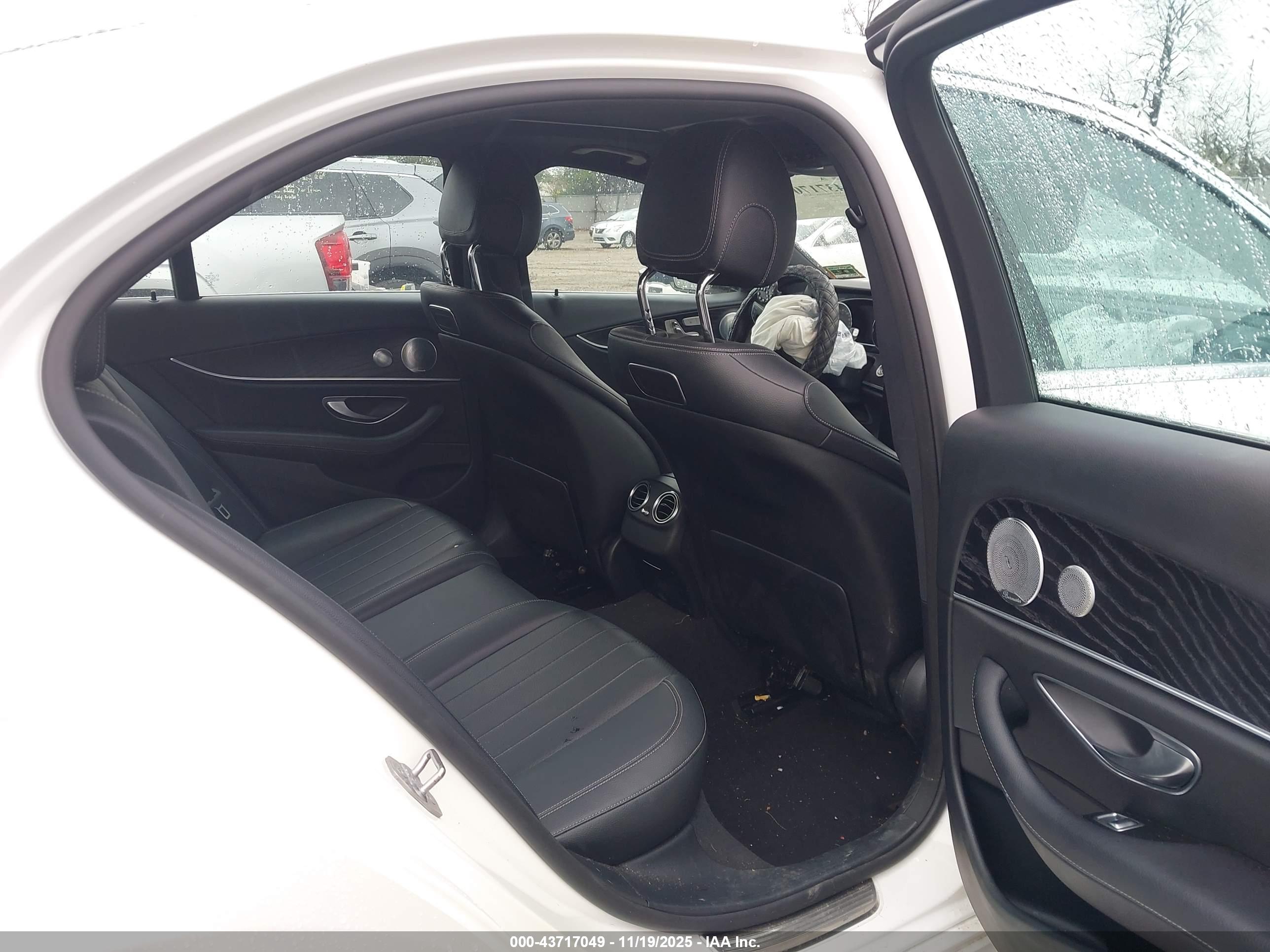 MERCEDES-BENZ E image 8