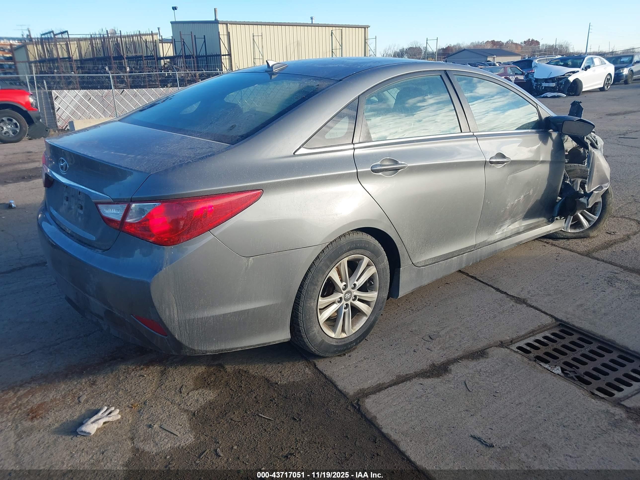 HYUNDAI SONATA image 4
