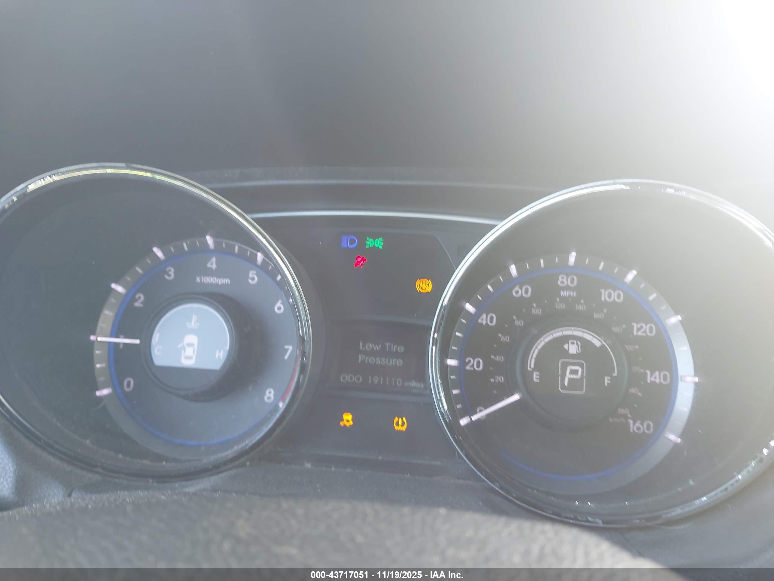 HYUNDAI SONATA image 7