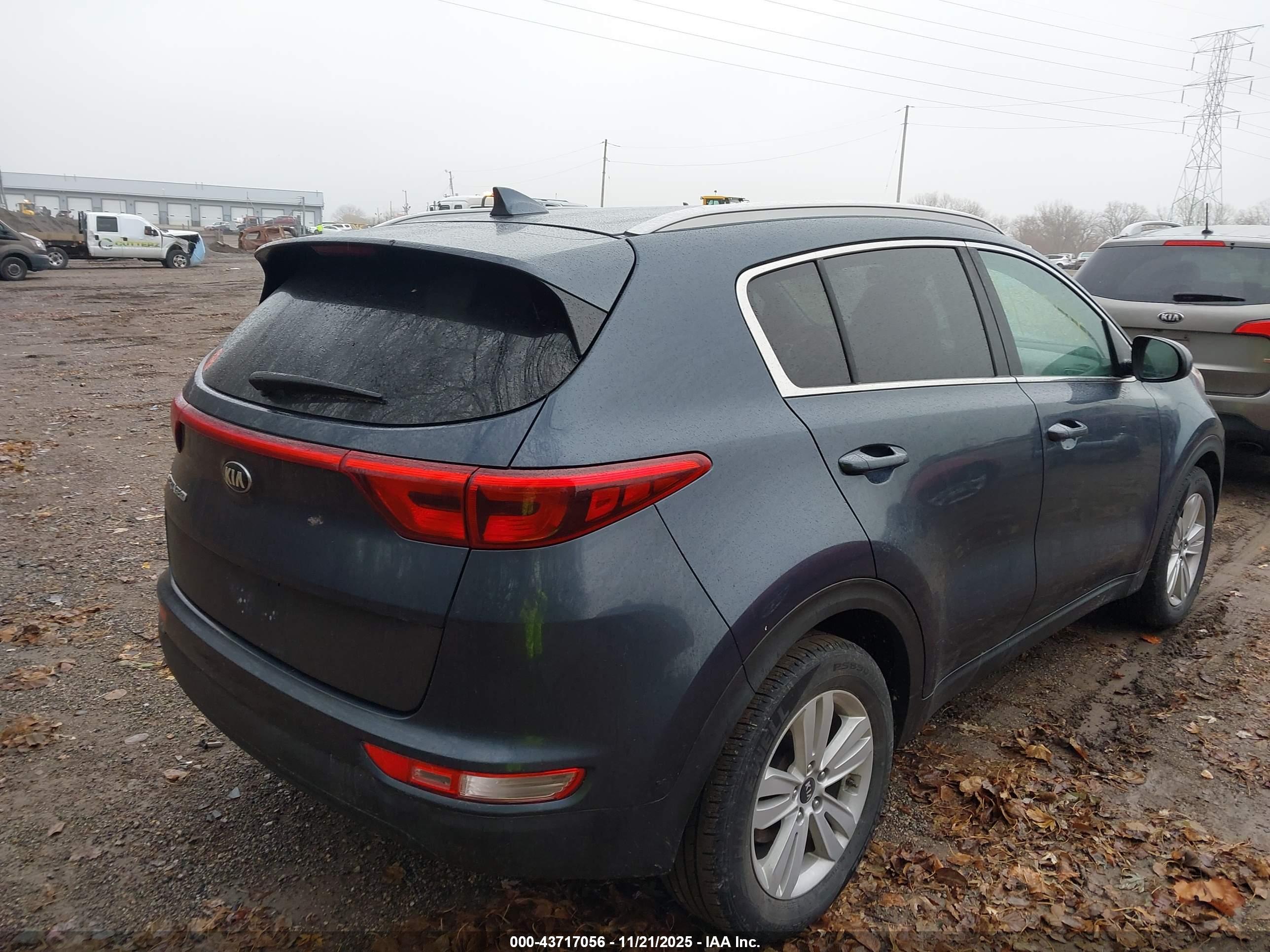 KIA SPORTAGE image 4