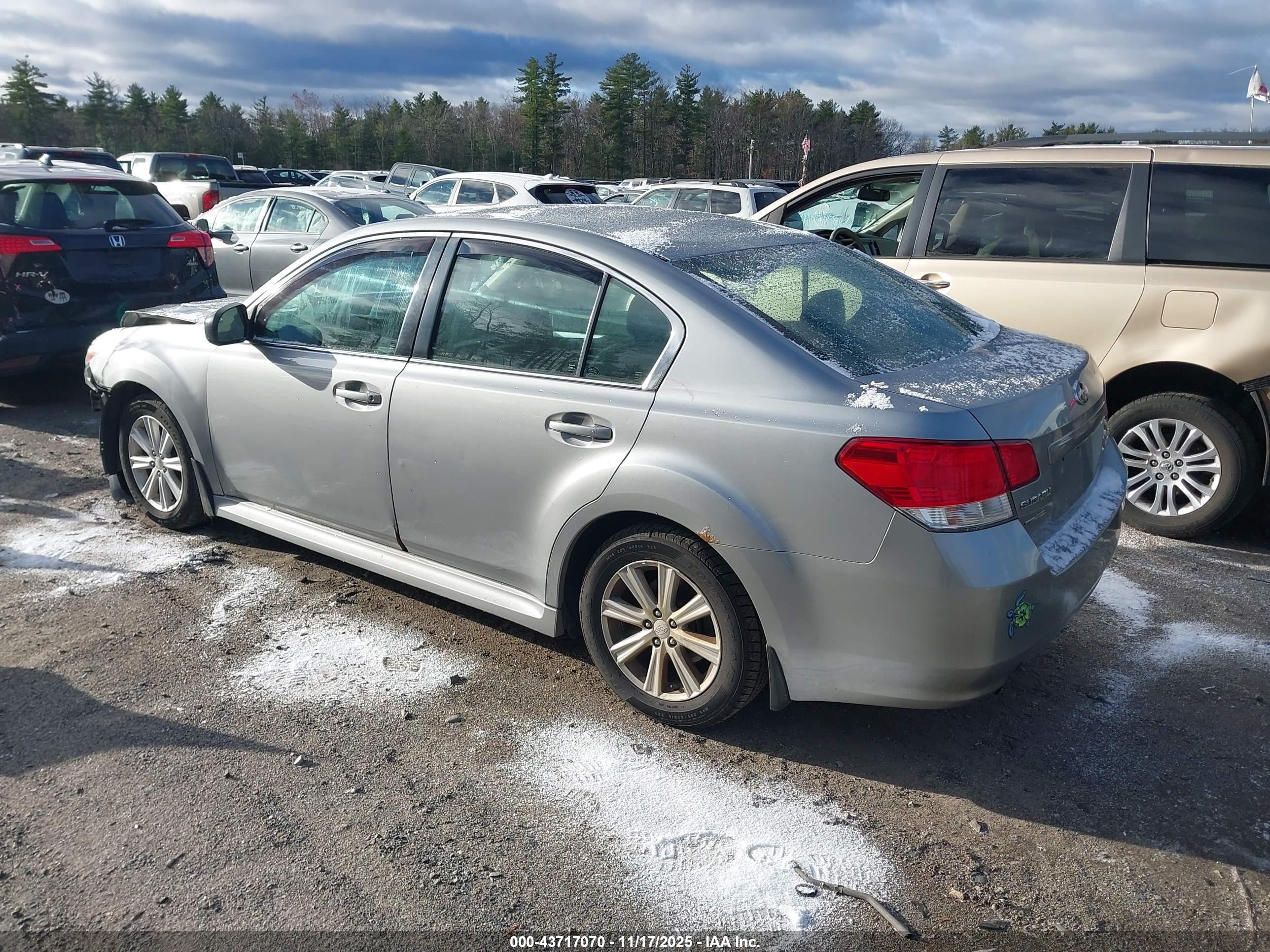SUBARU LEGACY image 3