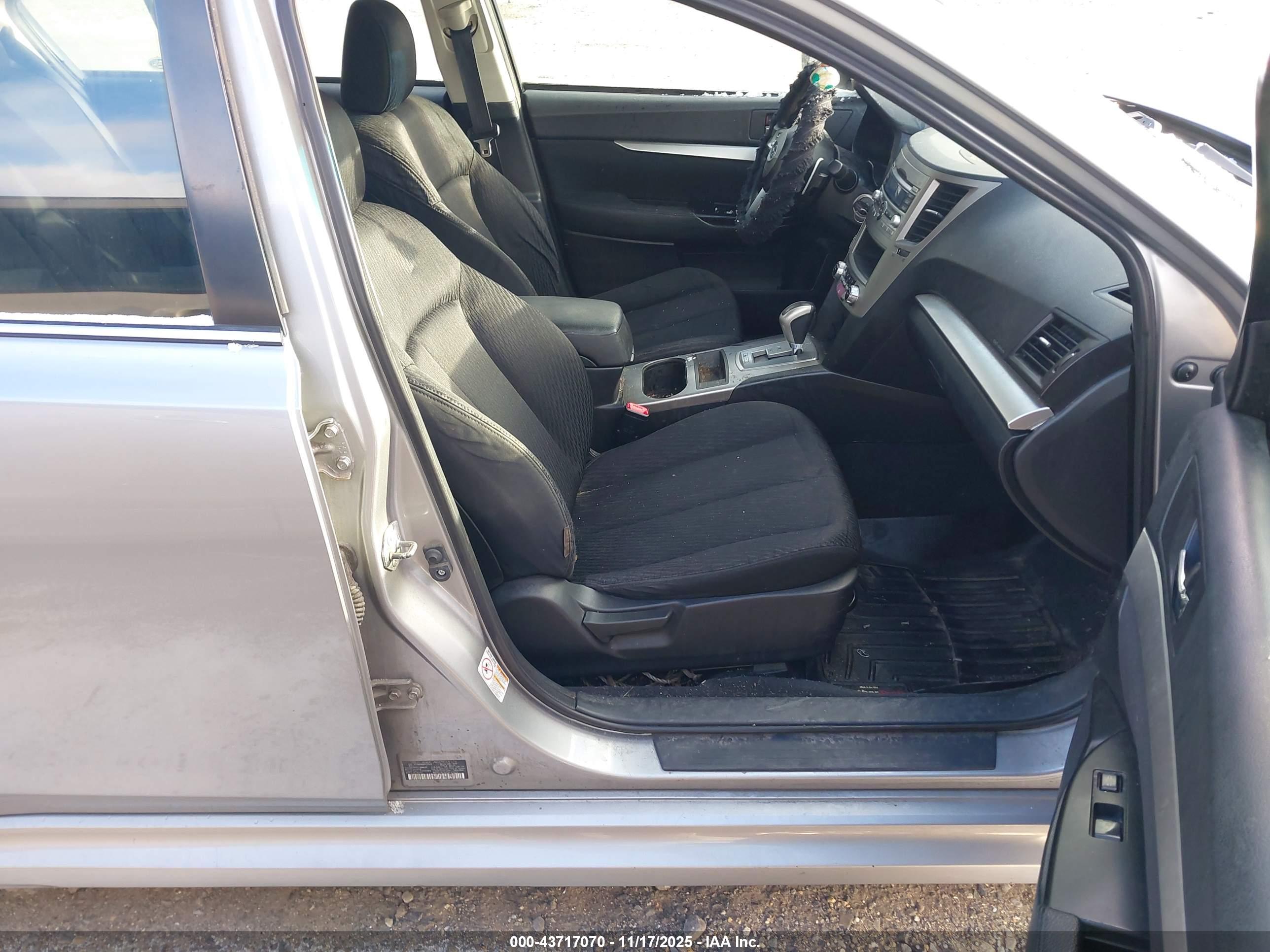SUBARU LEGACY image 5