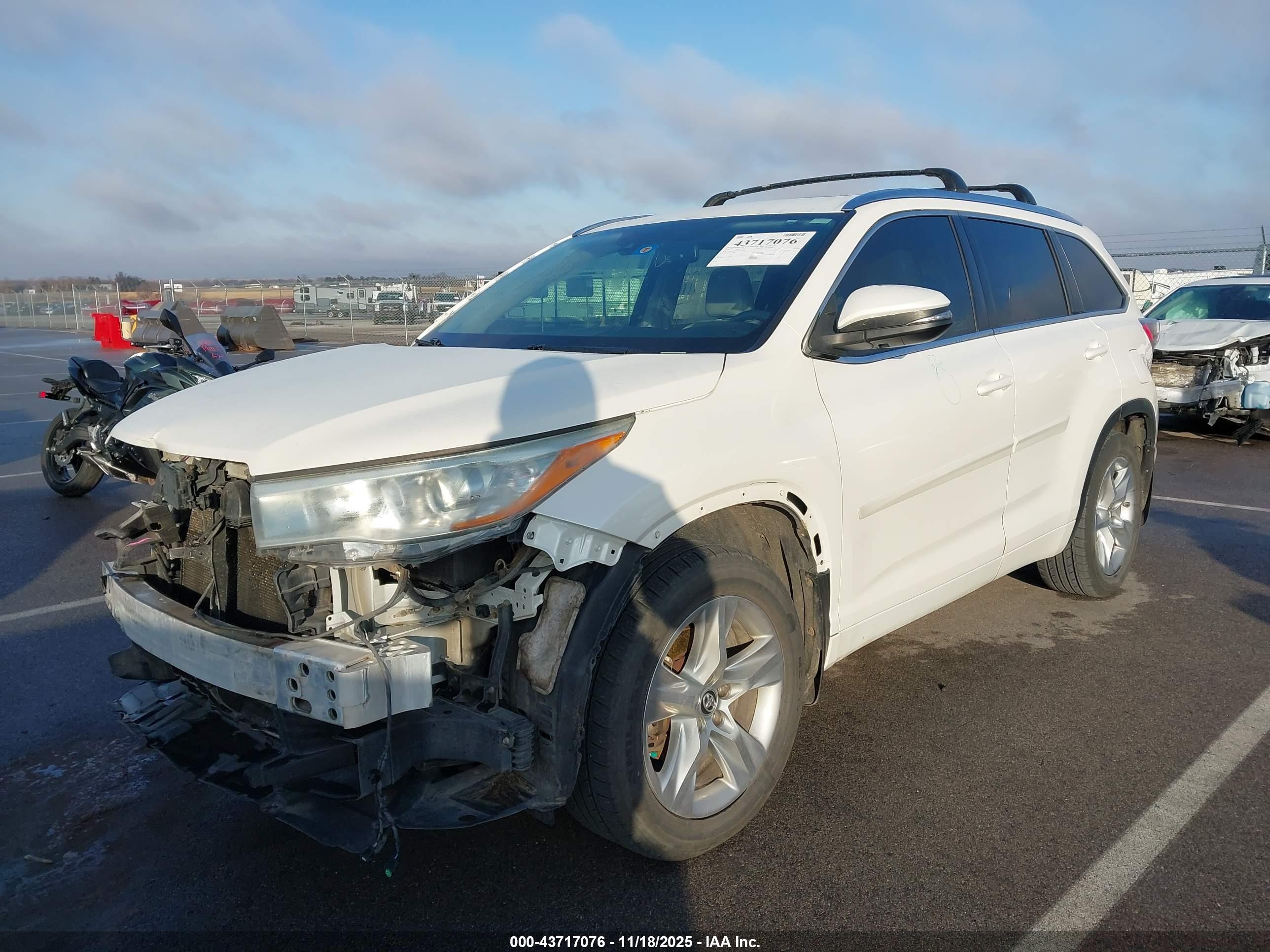 TOYOTA HIGHLANDER image 2